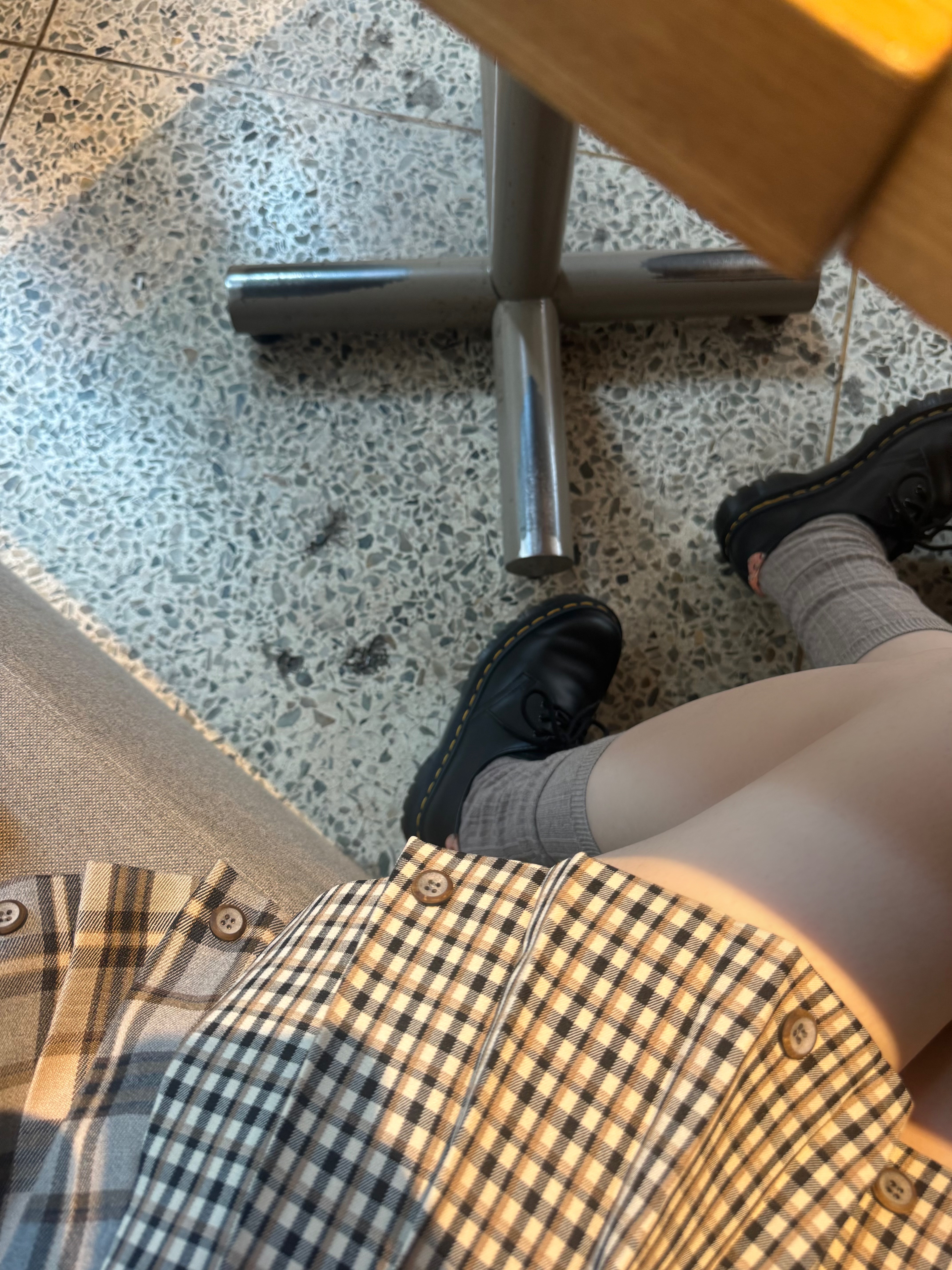 Dr. Martens 1461 Bex Black, (W) Glowny Russell Plaid Mini Skirt Brown 착용 스타일 - 8