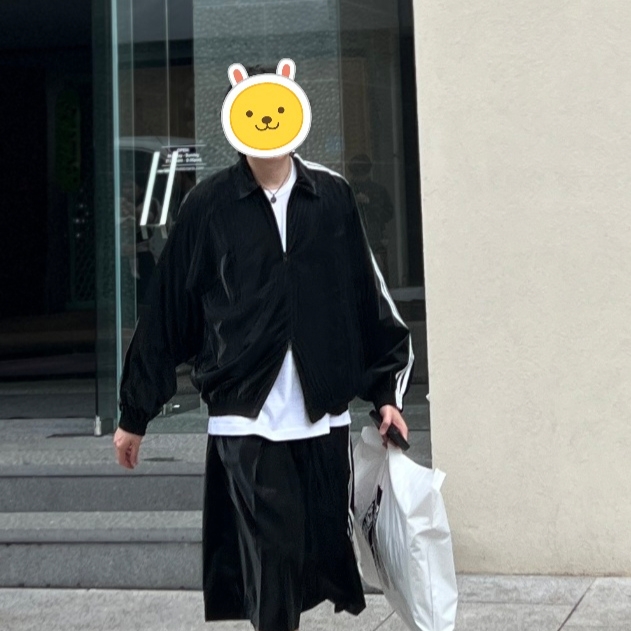 Y-3 Windbreaker Triple Black, Y-3 Triple Shorts Black 착용 스타일