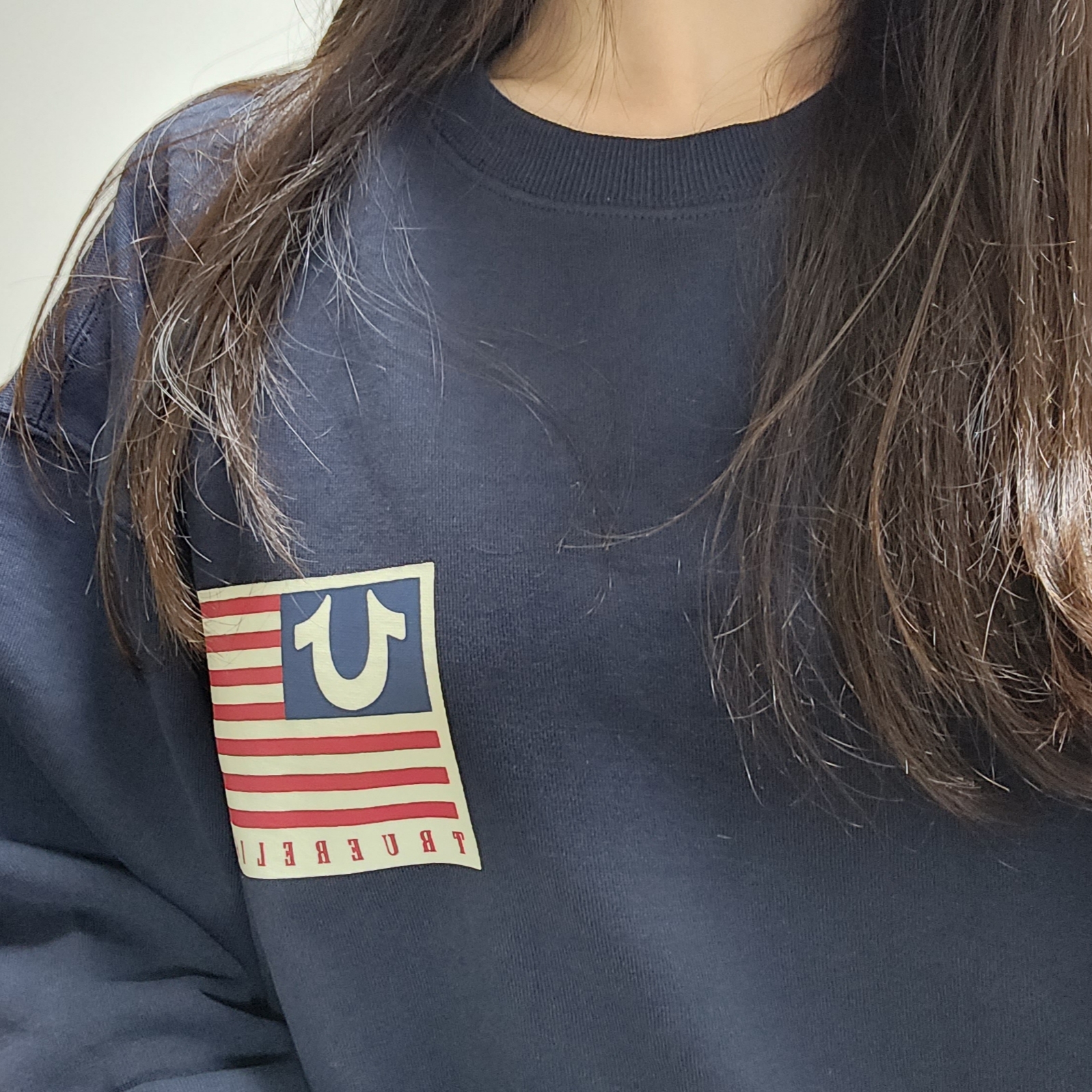True Religion Old Glory Crewneck Navy 착용 스타일