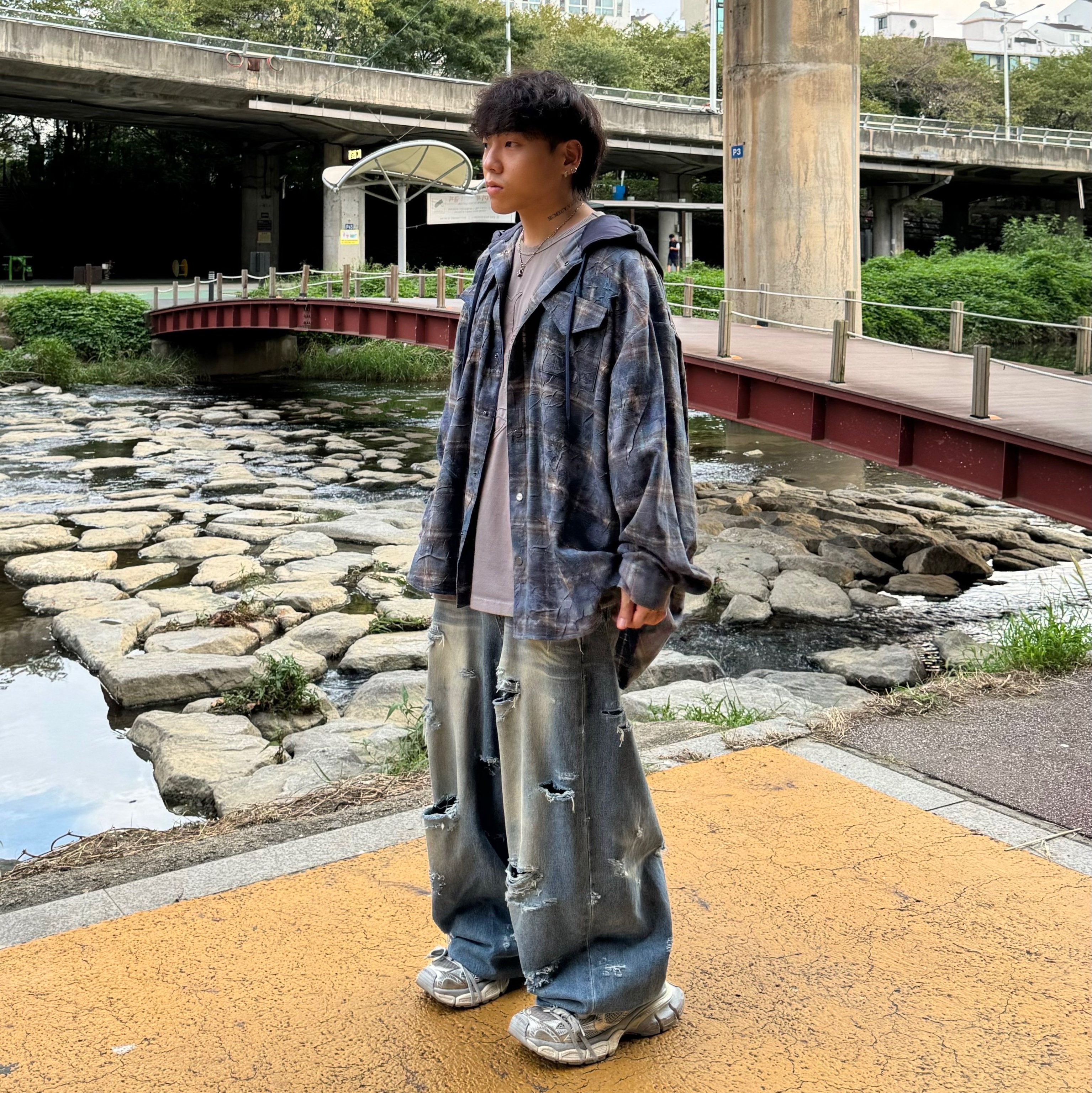 Balenciaga 3XL Sneakers Light Beige 착용 스타일 - 1