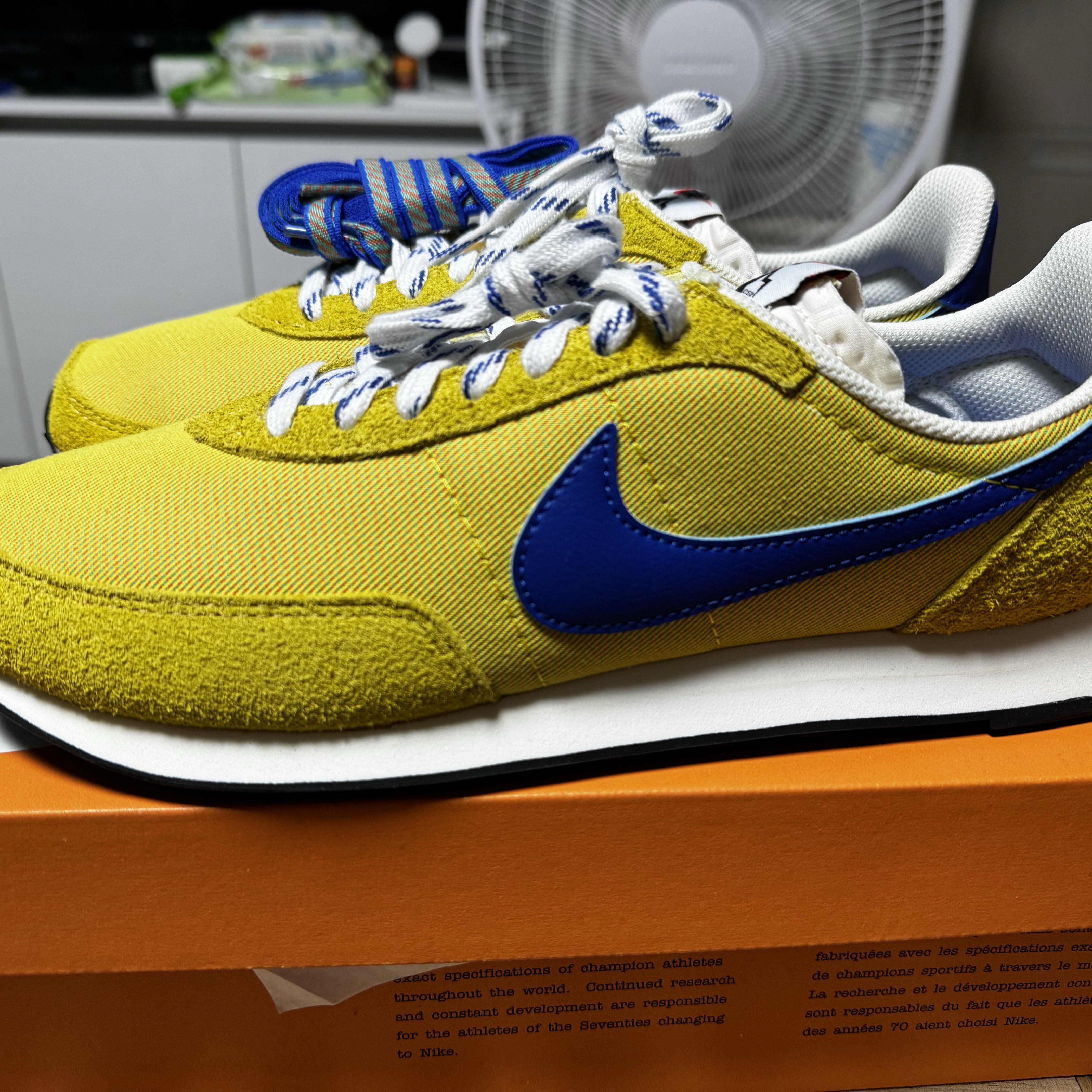 Nike Waffle Trainer 2 SD Yellow Strike 착용 스타일 - 1
