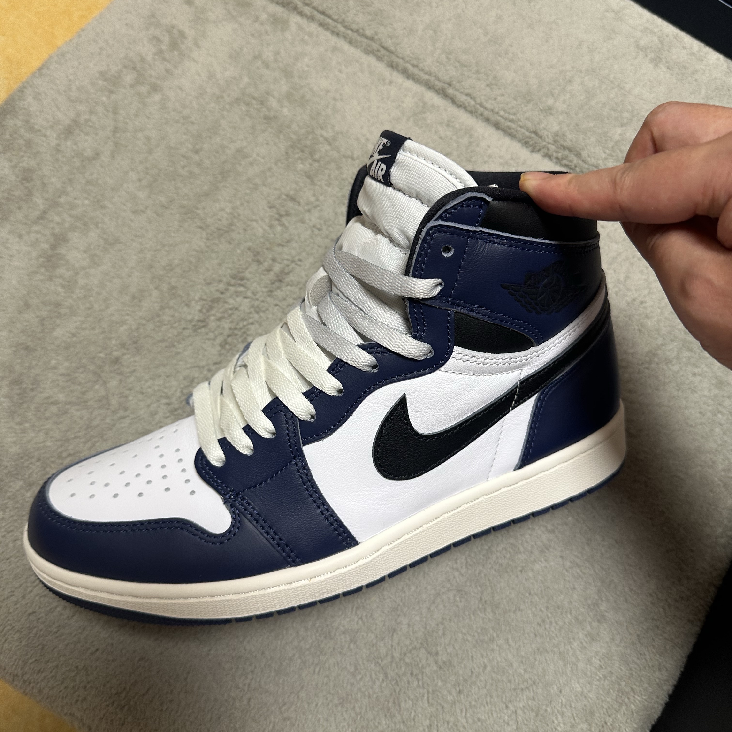 Jordan 1 Retro High OG Midnight Navy 착용 스타일