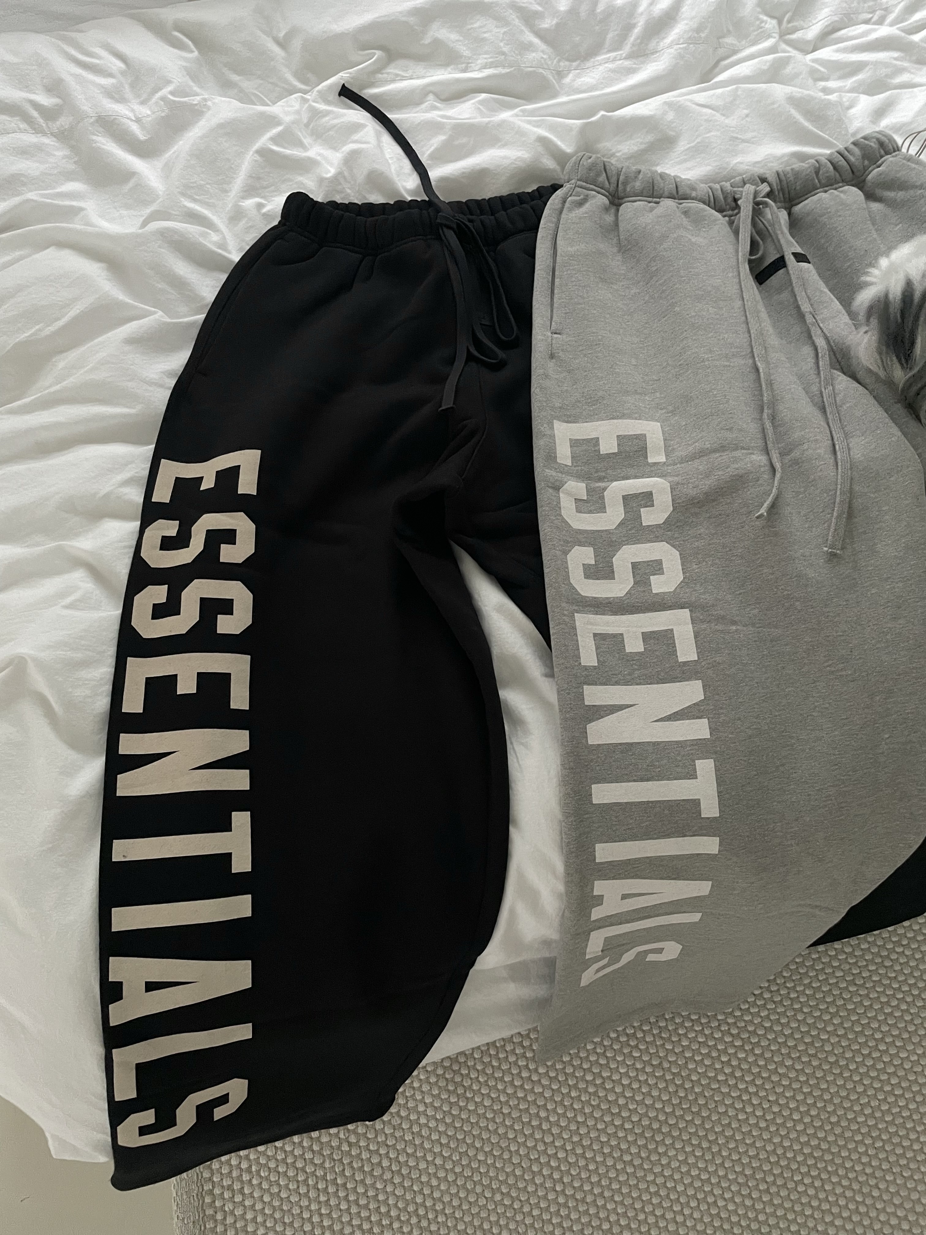 Essentials Fleece Relaxed Sweatpant Black - 24FW, (W) Adidas x Hello Kitty Adifom Stan Smith Mule Off White 착용 스타일 - 3