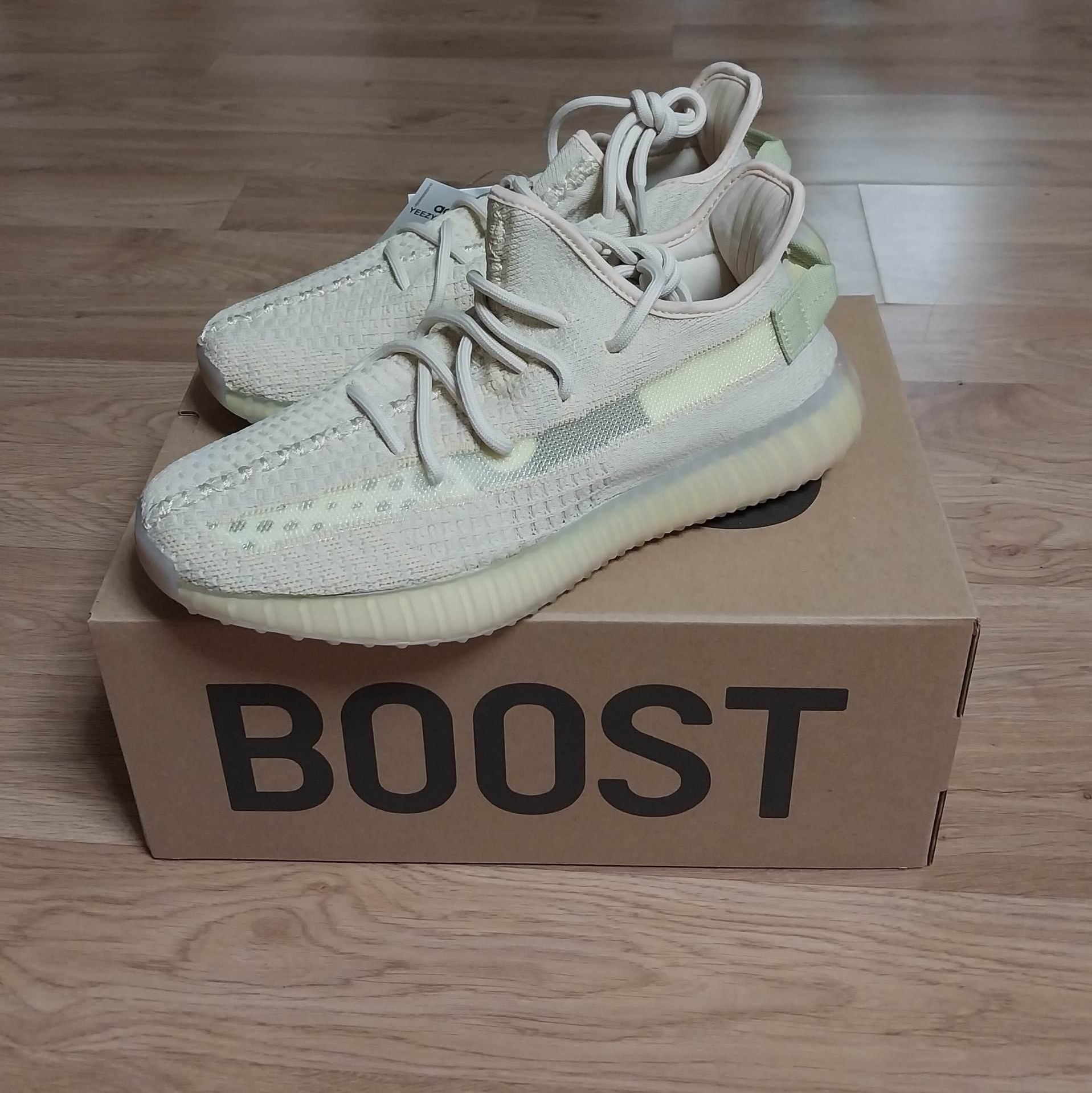 Adidas Yeezy Boost 350 V2 Flax 2022 착용 스타일