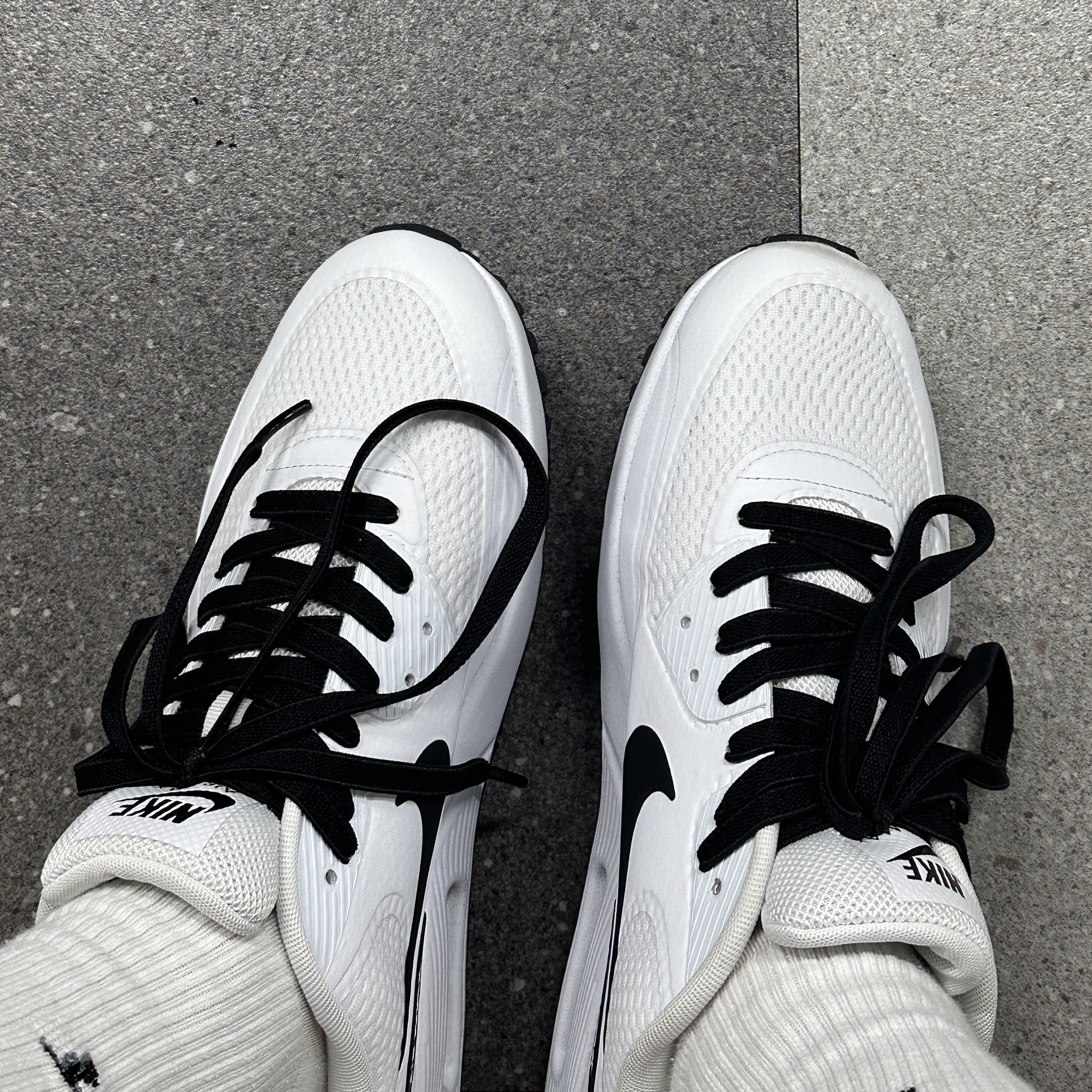 Nike Air Max 90 G White Black 착용 스타일