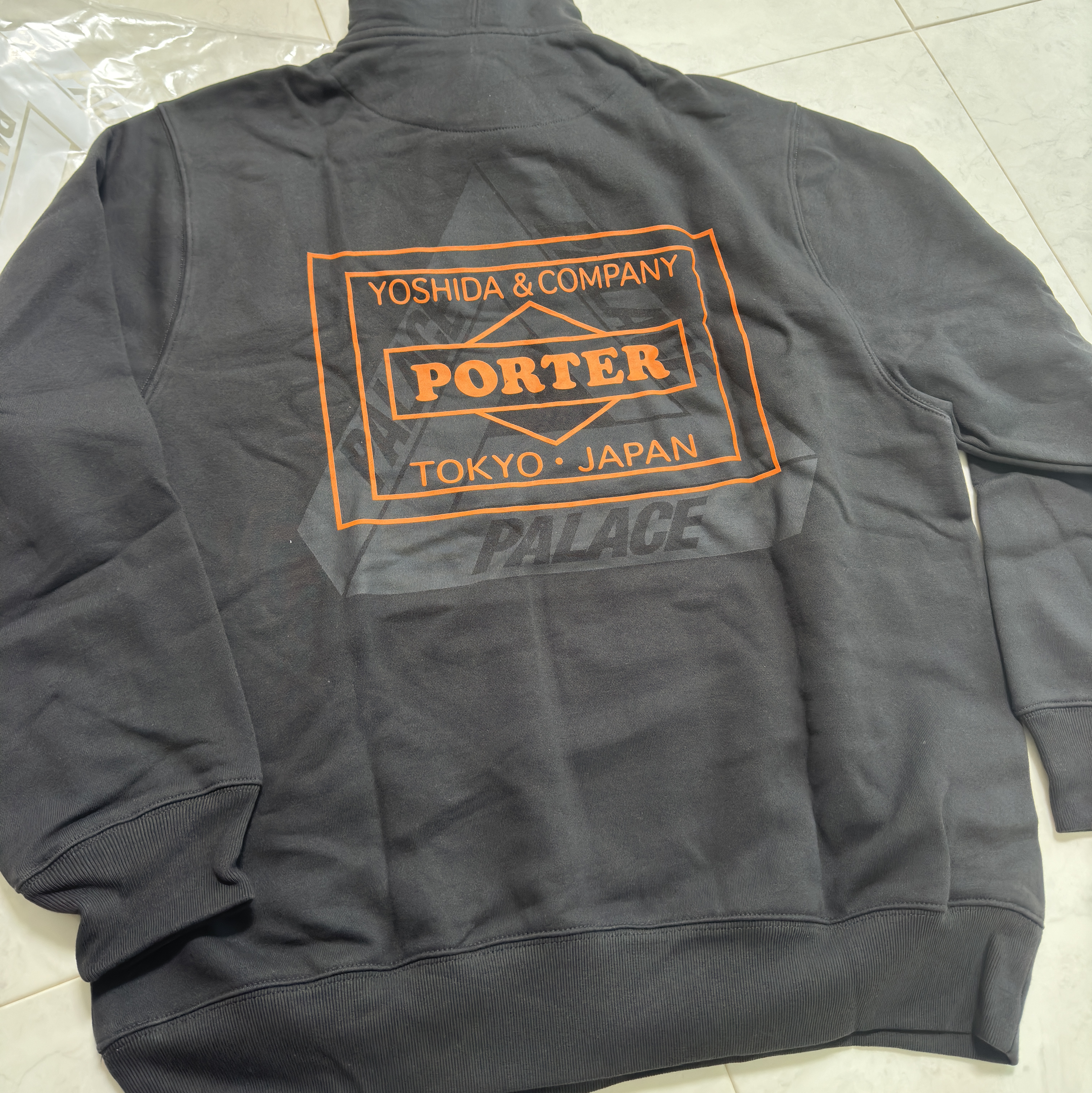 Palace x Porter Hoodie Black - 24FW 착용 스타일