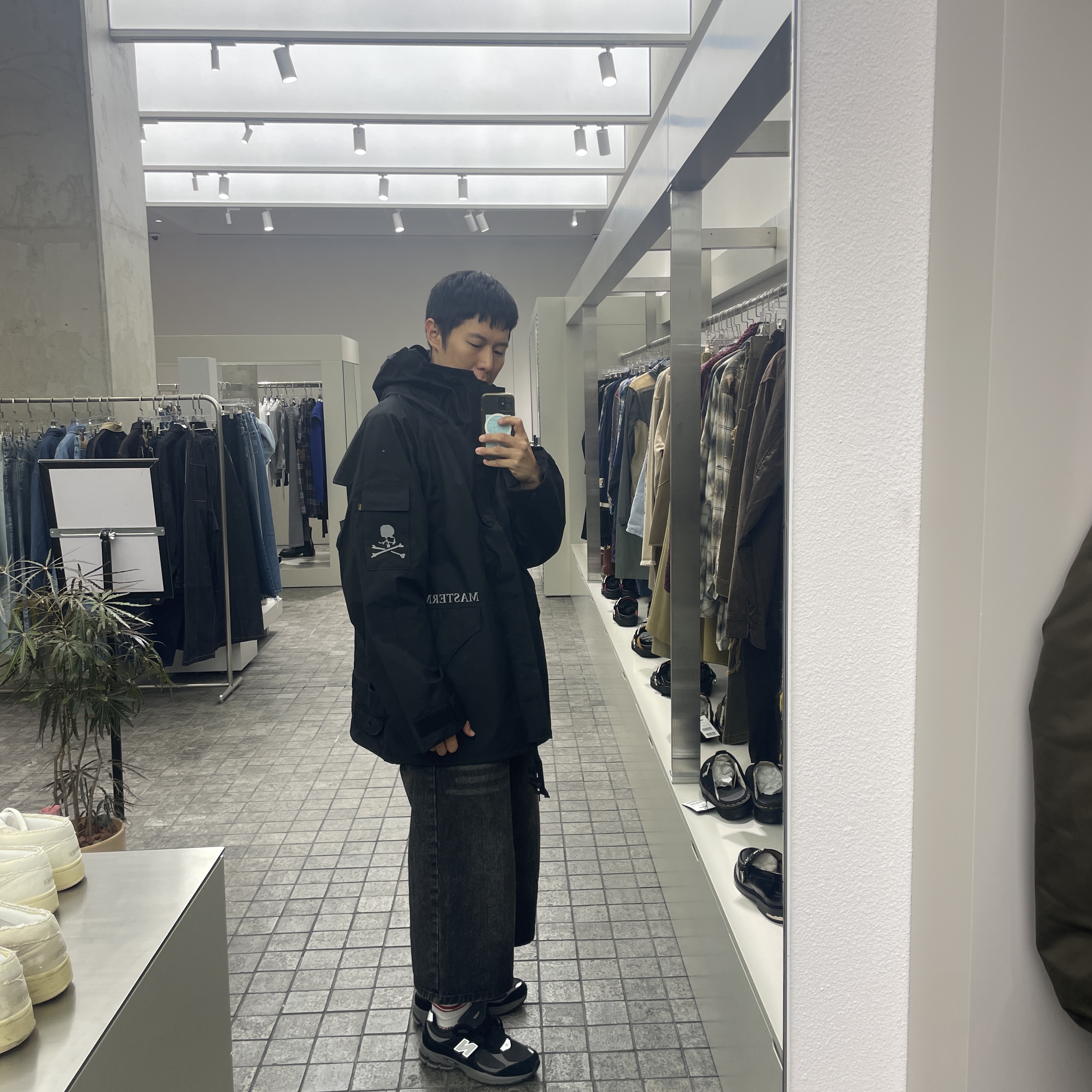 Mastermind World x Alpha Industries ECWCS Gen1 Black - 24FW 착용 스타일 - 1