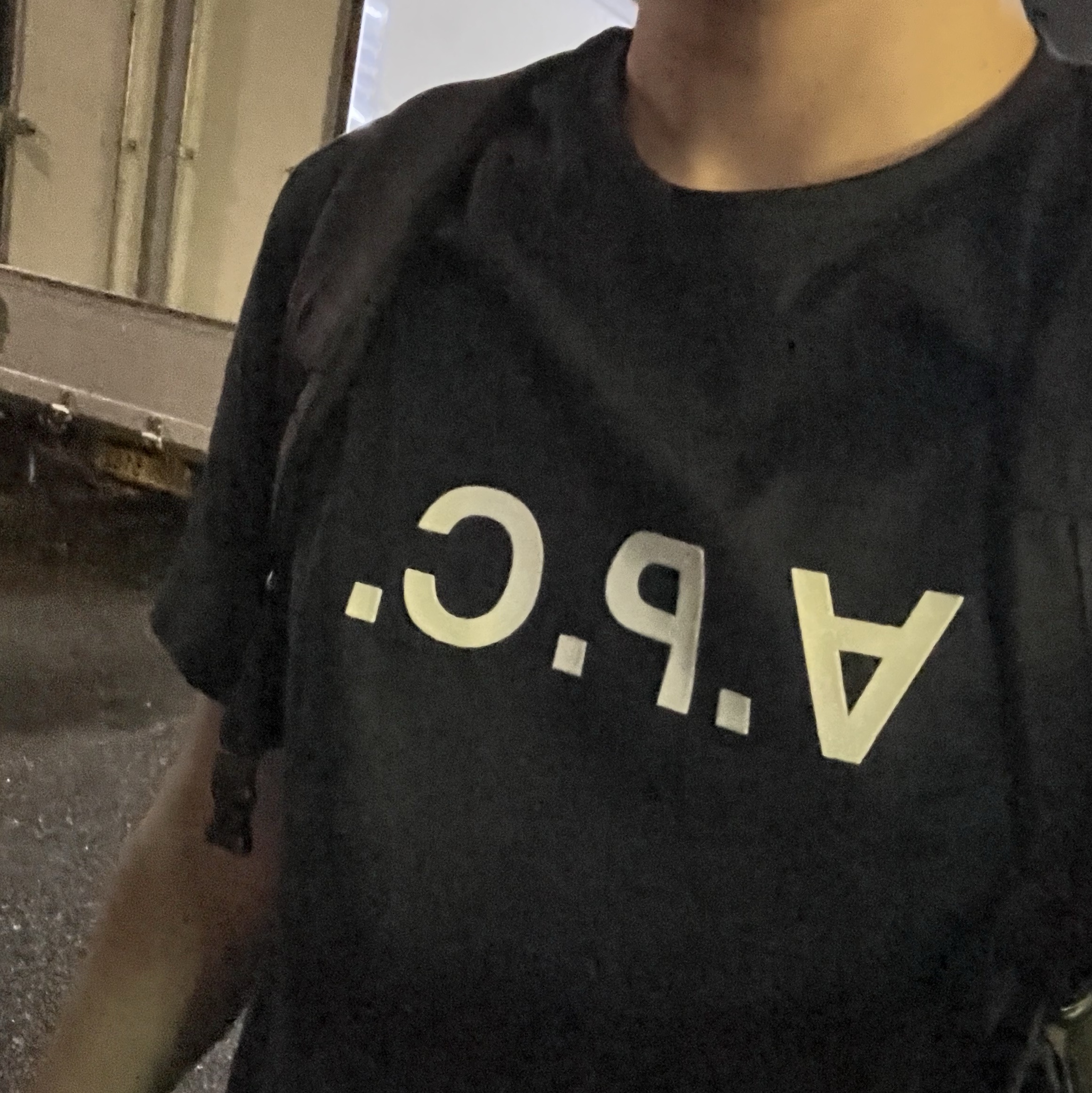 A.P.C. VPC T-Shirt Dark Navy 착용 스타일