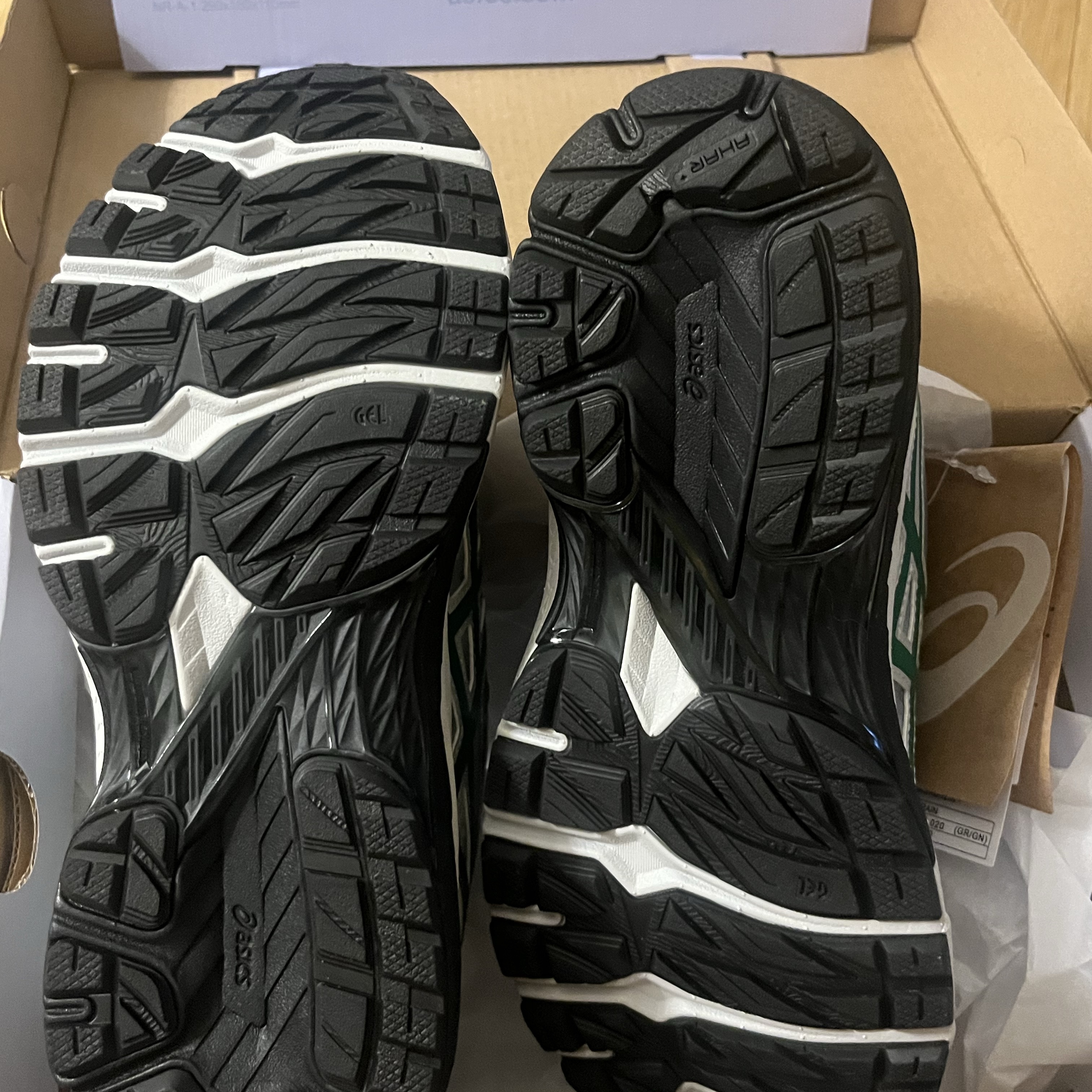 Asics x Sansan Gear Gel-Terrain Grey Violet Jolly Green 착용 스타일 - 3