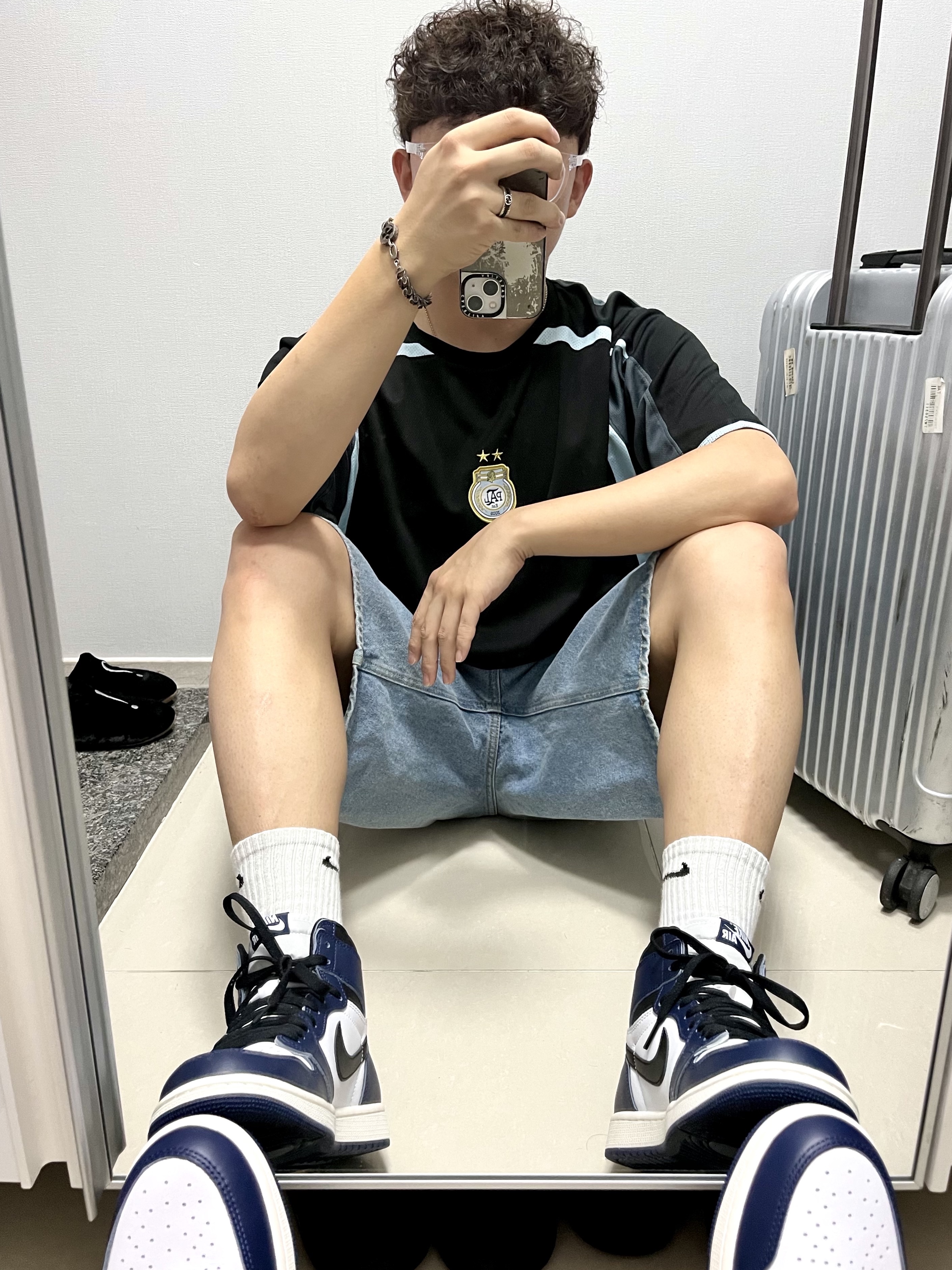 Palace Pro Jersey Black - 23FW, Jordan 1 Retro High OG Midnight Navy 착용 스타일