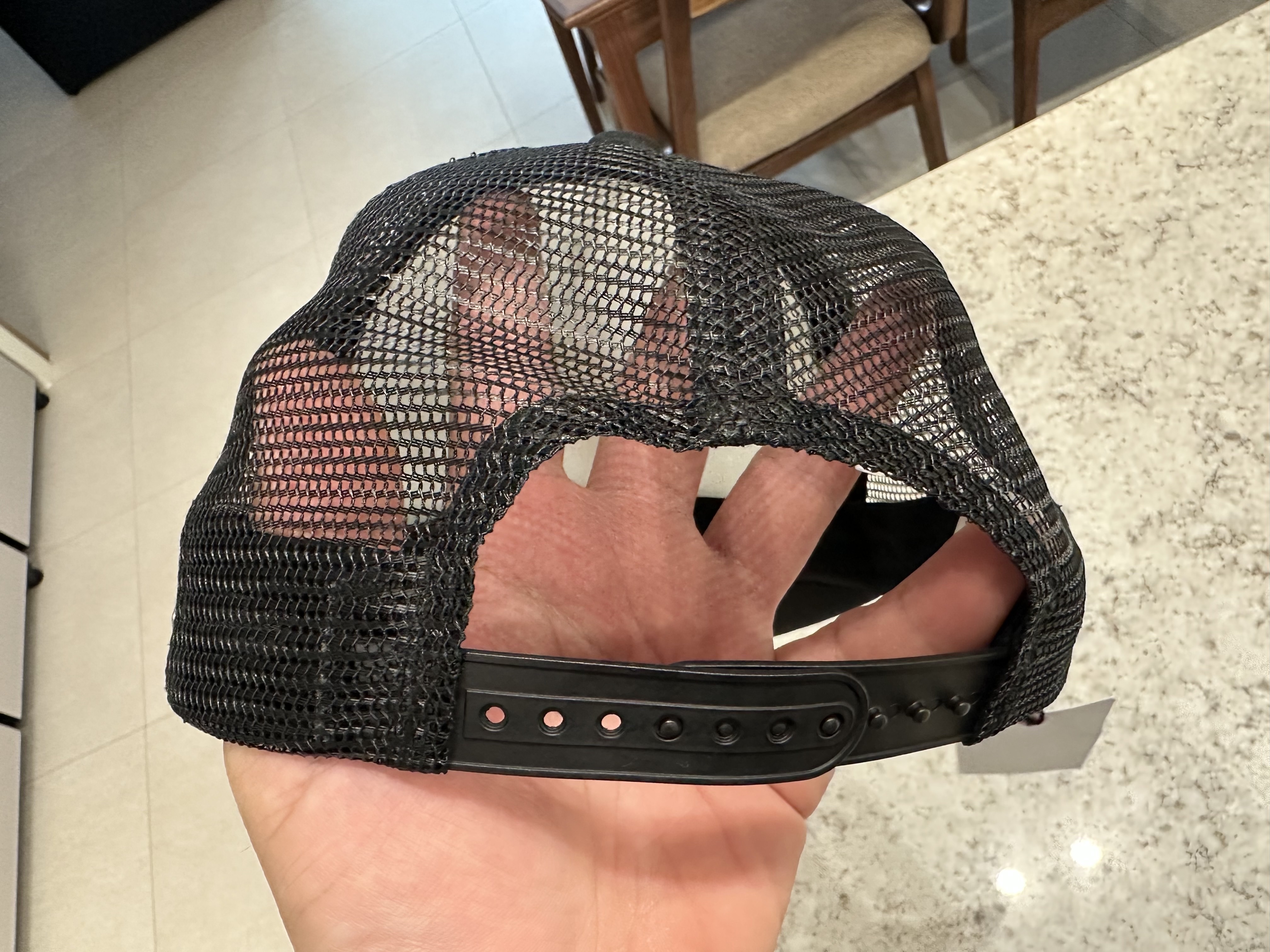 Palace x Vivienne Westwood Trucker Black - 24FW 착용 스타일 - 5