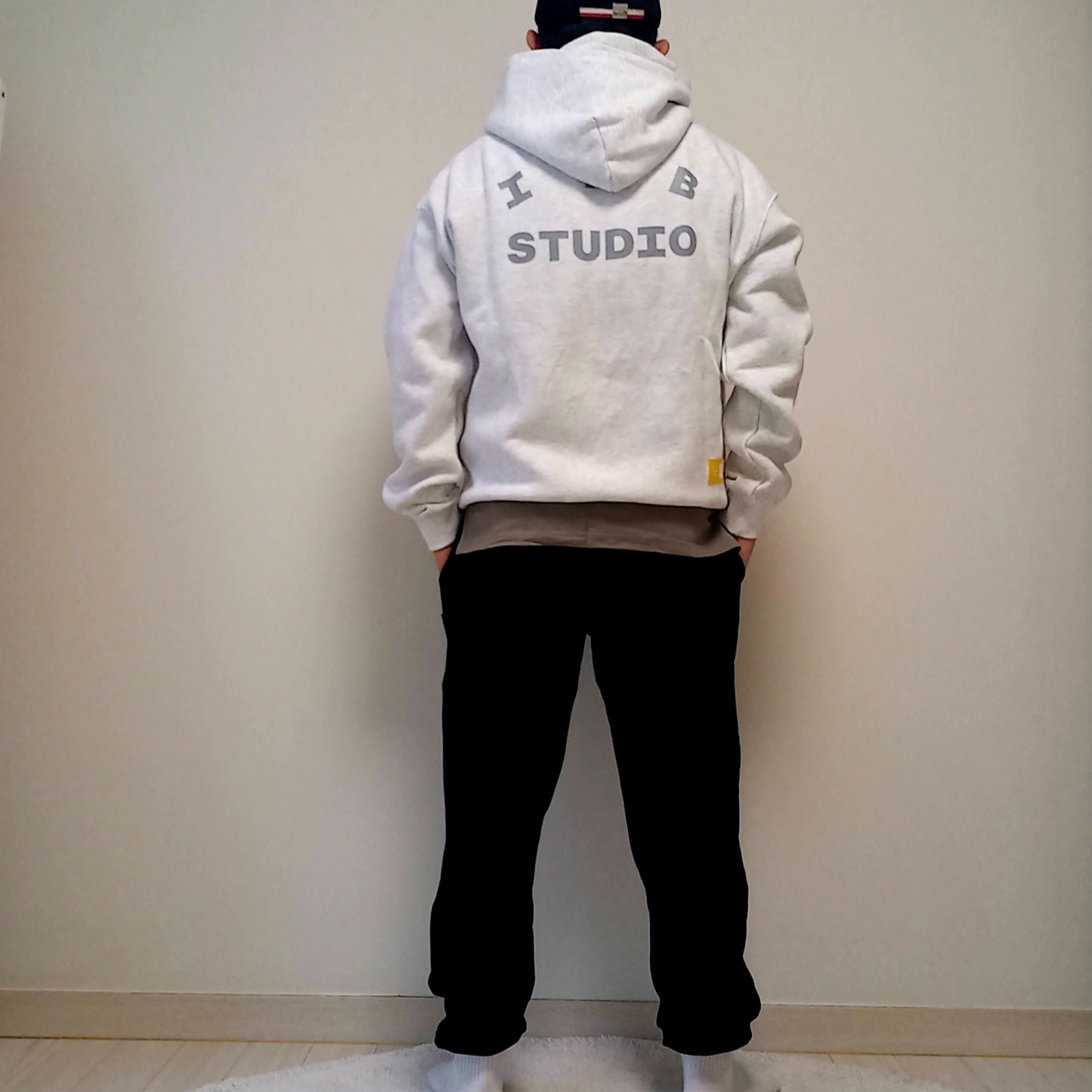 IAB Studio Hoodie Light Gray, IAB Studio Sweatpants Black White - 23SS 착용 스타일 - 1