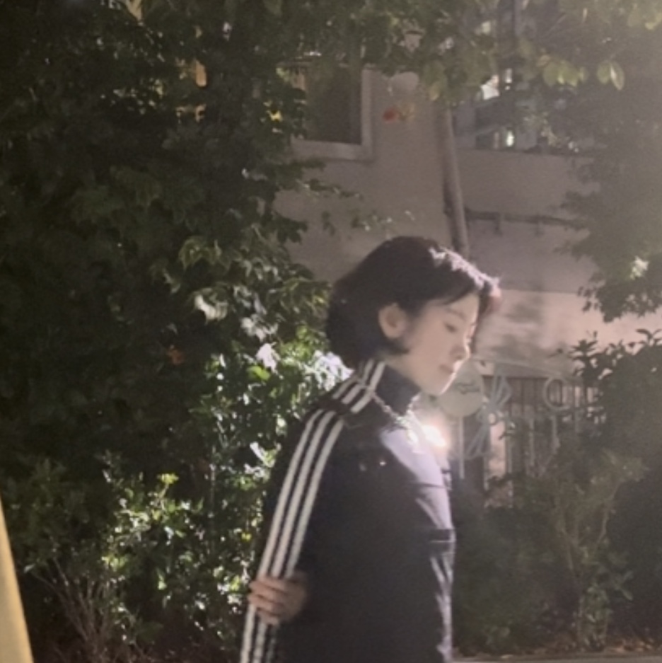 (W) Balenciaga 3XL Sneakers Light Beige, (W) Adidas Adilenium Tight Long Sleeve T-Shirt Black - KR Sizing 착용 스타일 - 2