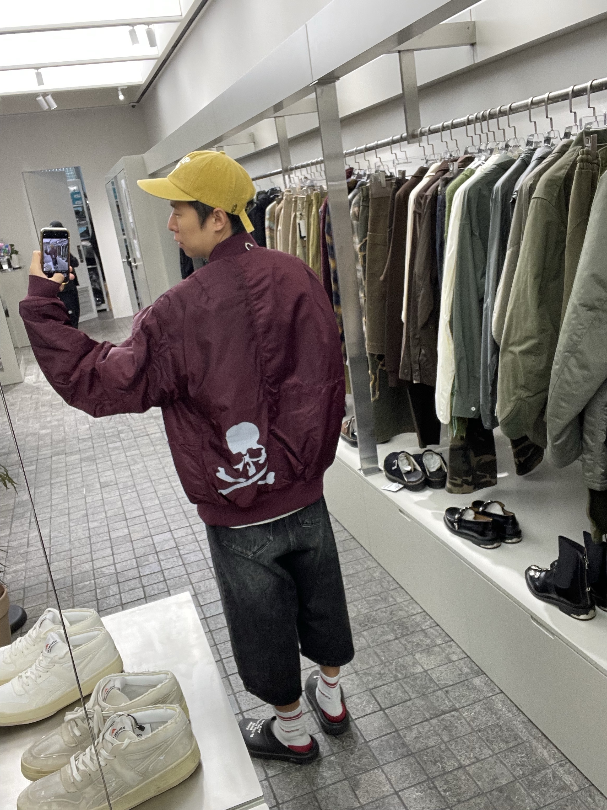 Mastermind World x Alpha Industries MA-1 Olive - 24FW, Mastermind World x Alpha Industries MA-1 Burgundy - 24FW 착용 스타일 - 4