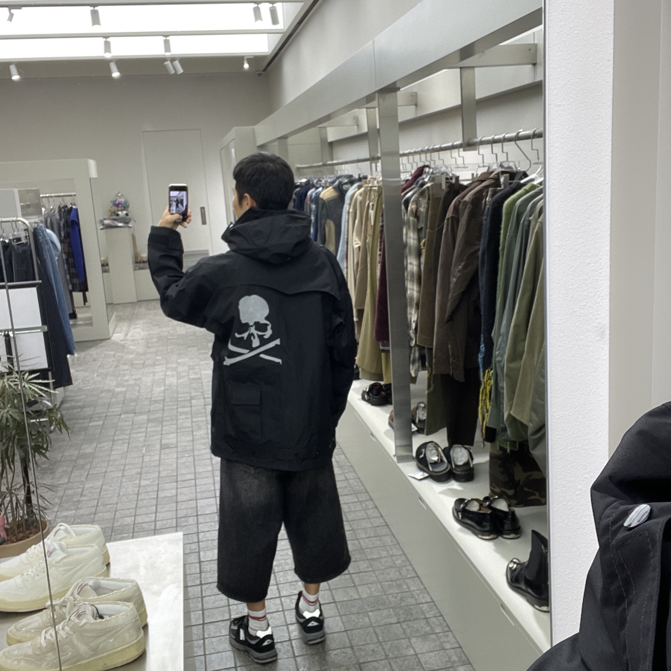 Mastermind World x Alpha Industries ECWCS Gen1 Black - 24FW 착용 스타일 - 2
