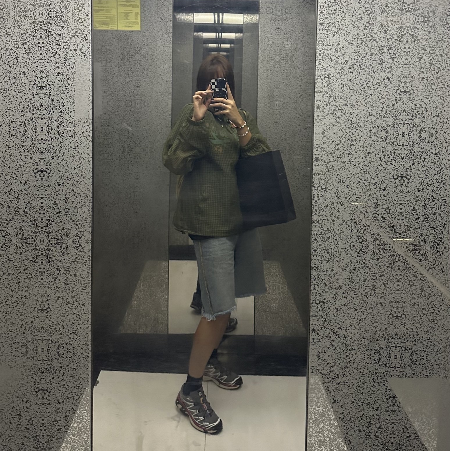 Stussy Beach Shell Transparent Ripstop Olive, Salomon XT-6 Pewter Aurora Red 착용 스타일
