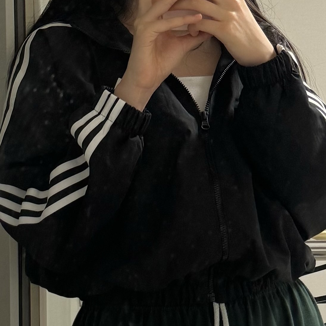 (W) Adidas Essential 3S Woven Windbreaker Jacket Black White - KR Sizing 착용 스타일