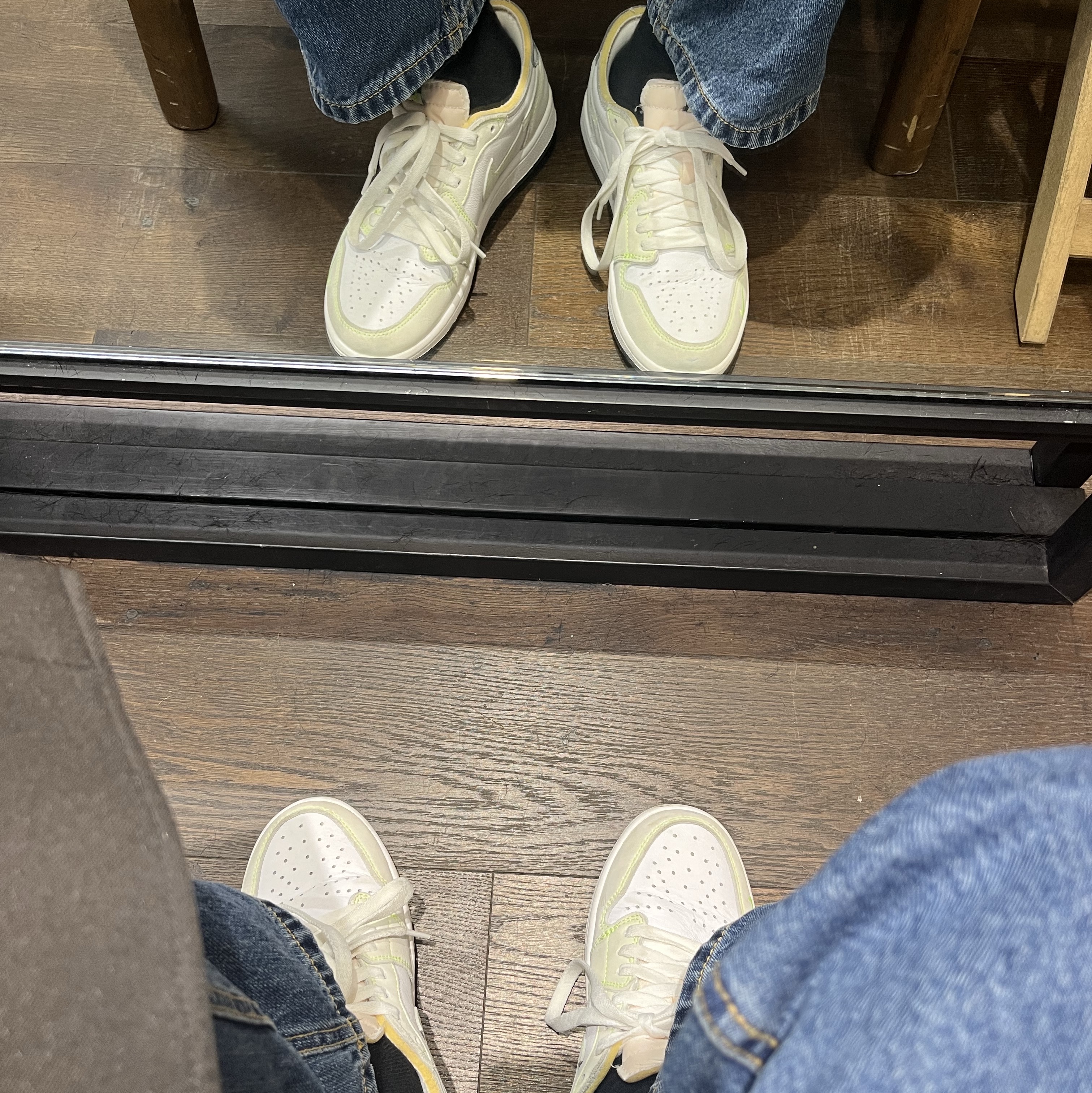 Jordan 1 Low OG Ghost Green 착용 스타일