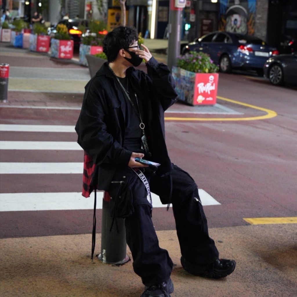 Undermycar Dohee Oversized Buffalo Check Shirts Salsa - 23SS, Balenciaga 10XL Sneakers Black 착용 스타일 - 2