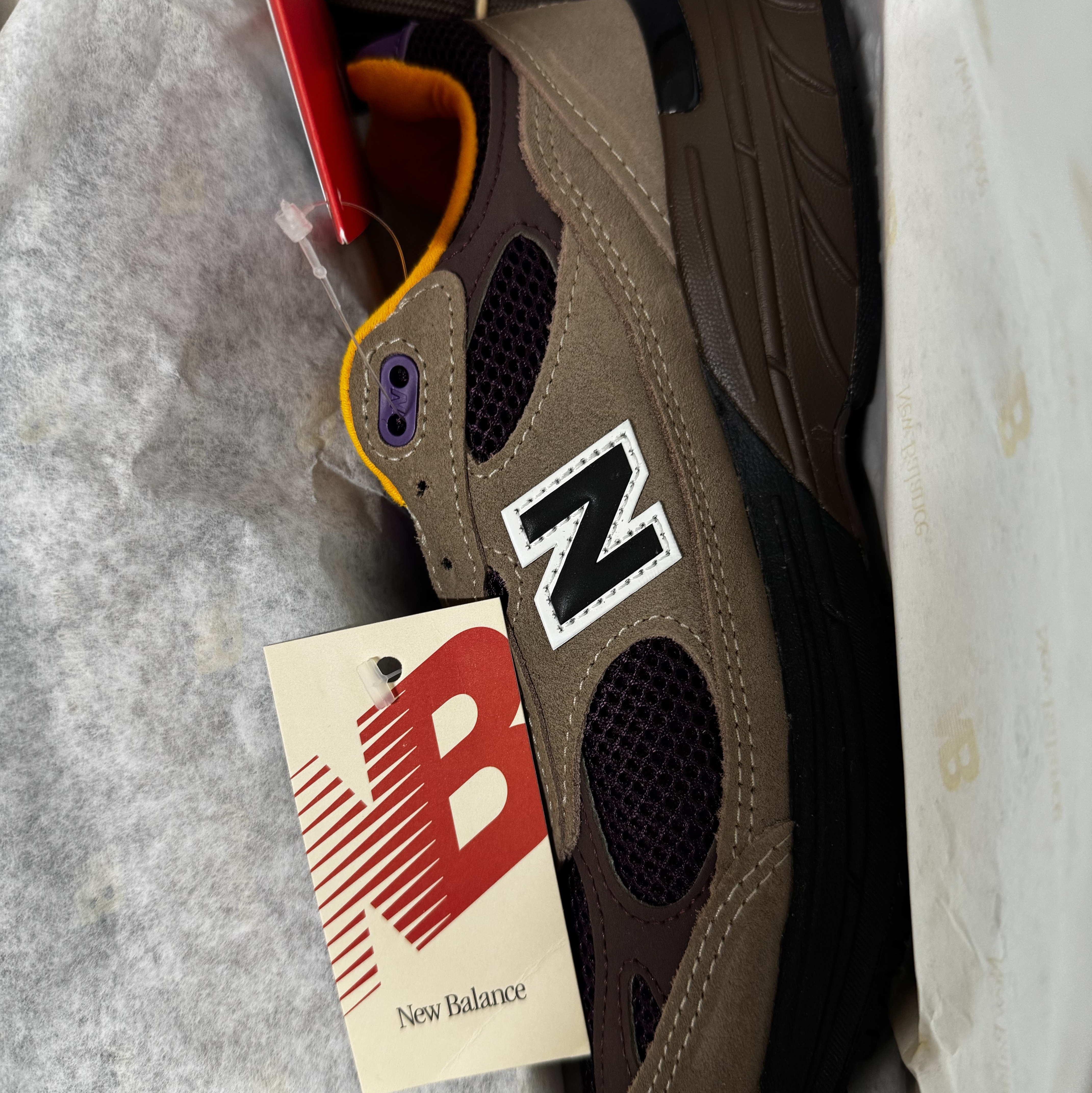 New Balance 993 Made in USA Mushroon Midnight Violet 착용 스타일