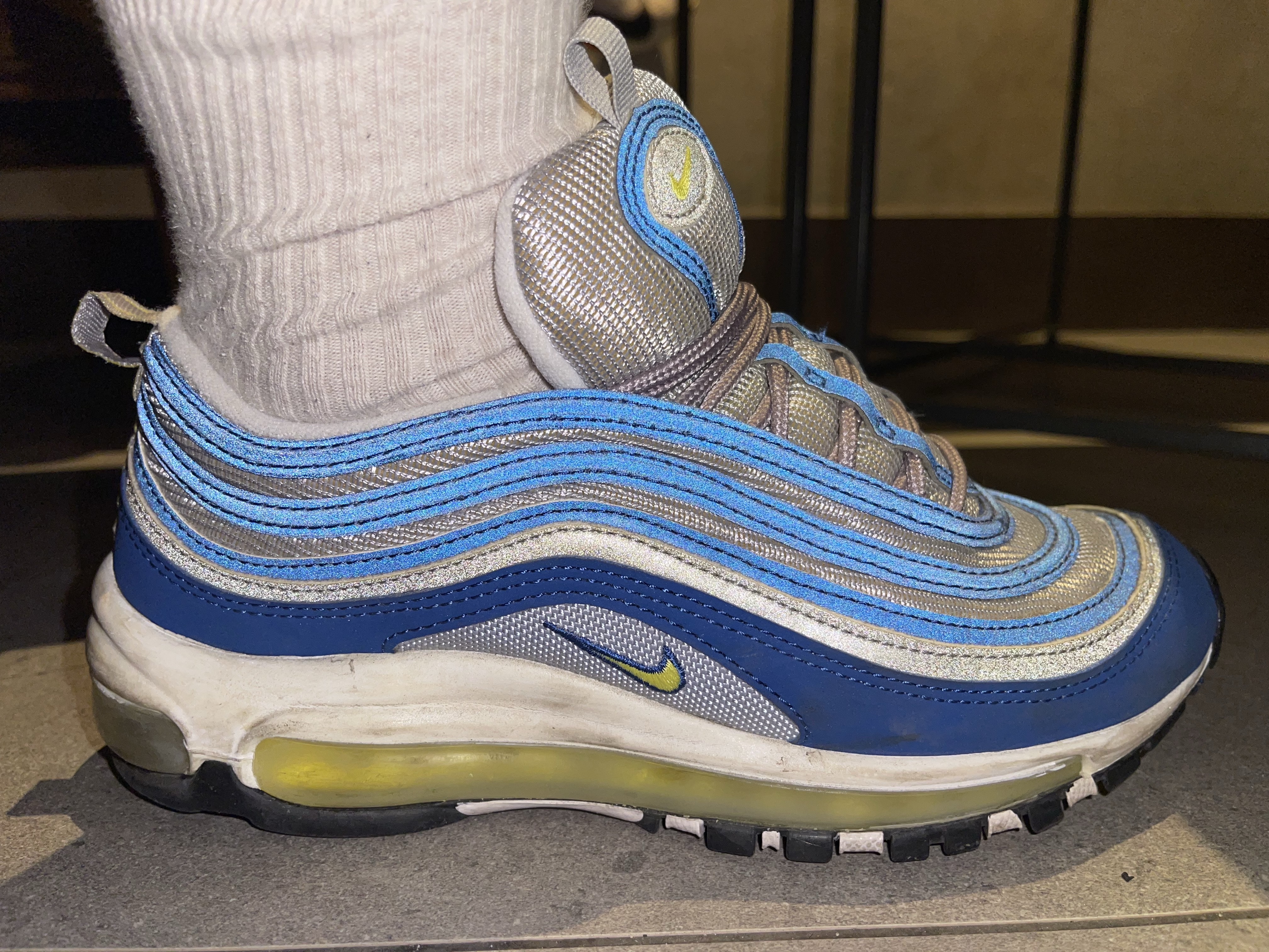 Nike Air Max 97 OG Royal Neon 착용 스타일 - 3