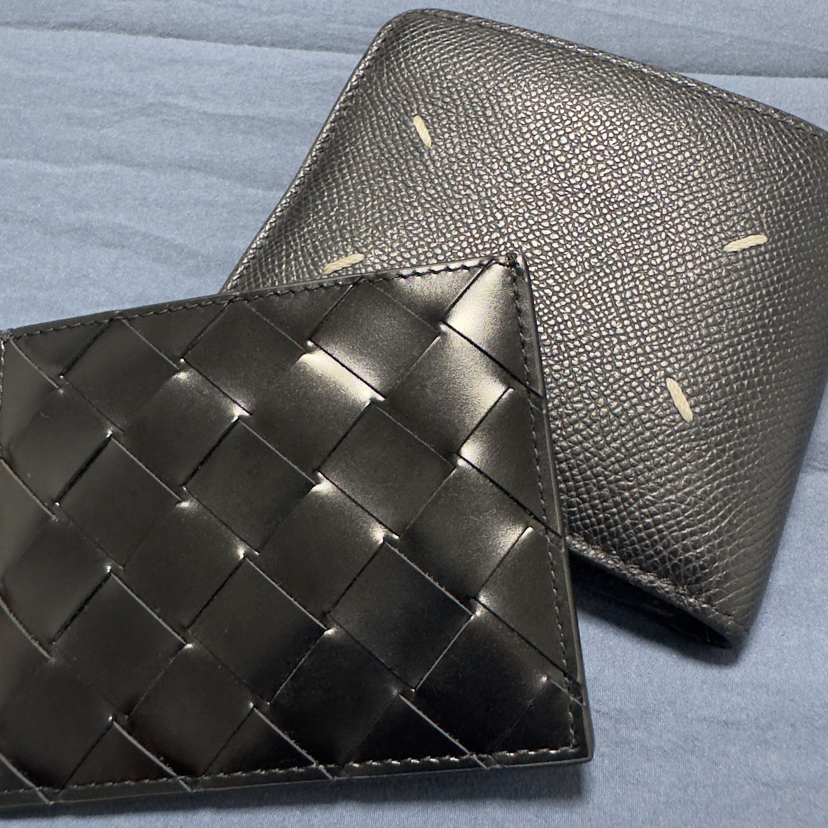 Bottega Veneta Card Case Black 착용 스타일 - 3