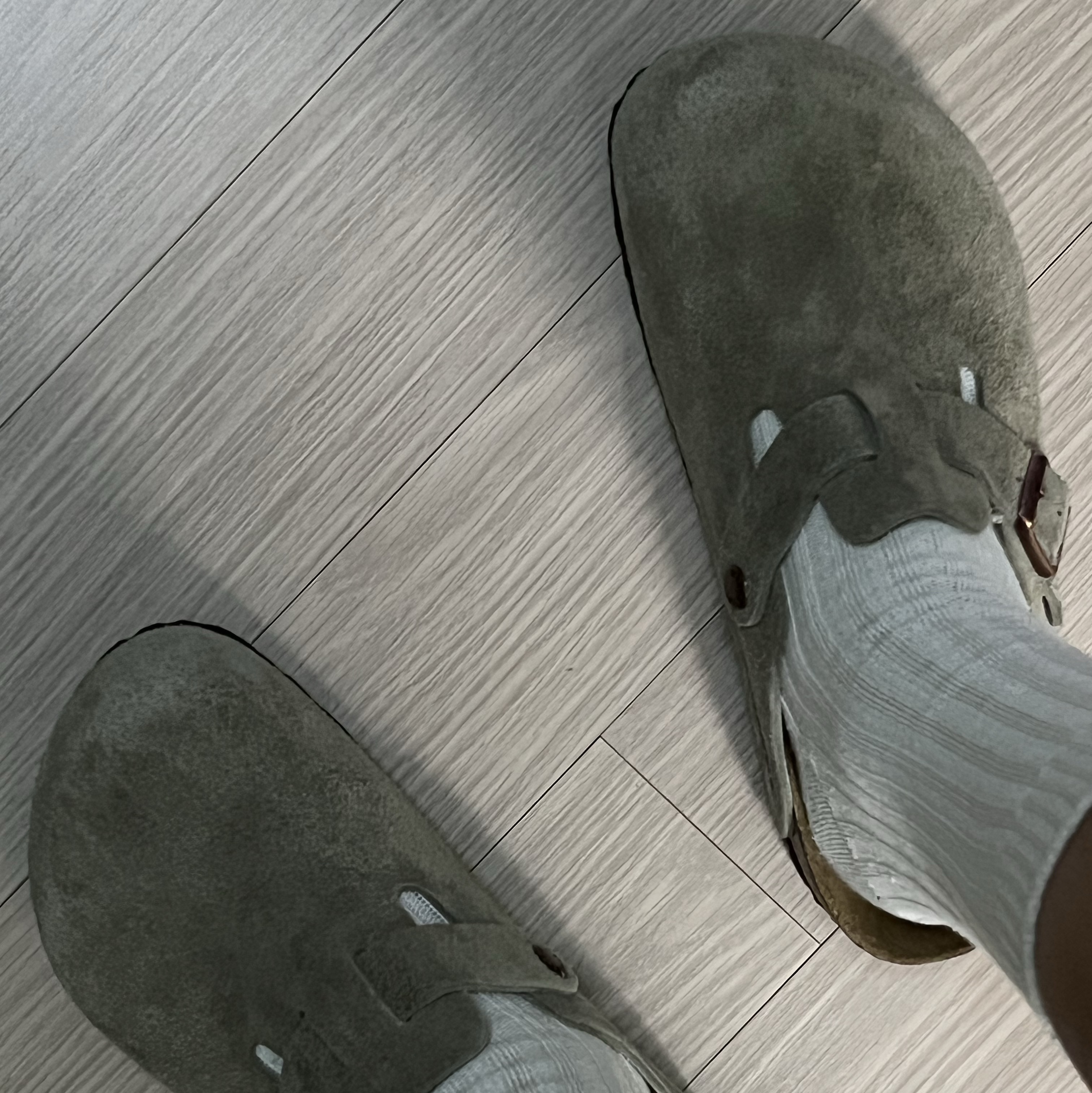 Birkenstock Boston Soft Footbed Taupe - Regular 착용 스타일 - 1