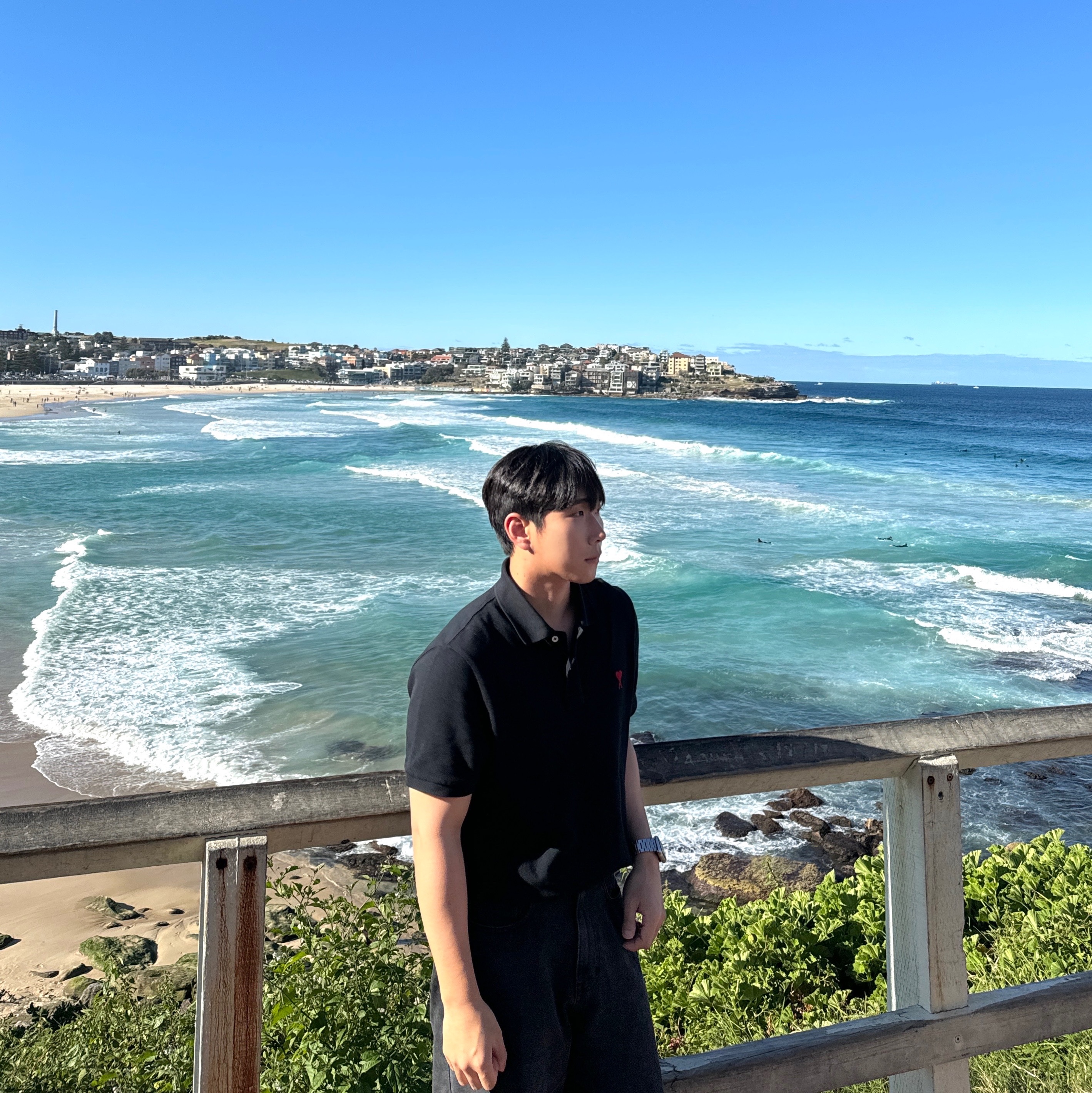 AMI de Coeur Polo Shirt Black 착용 스타일
