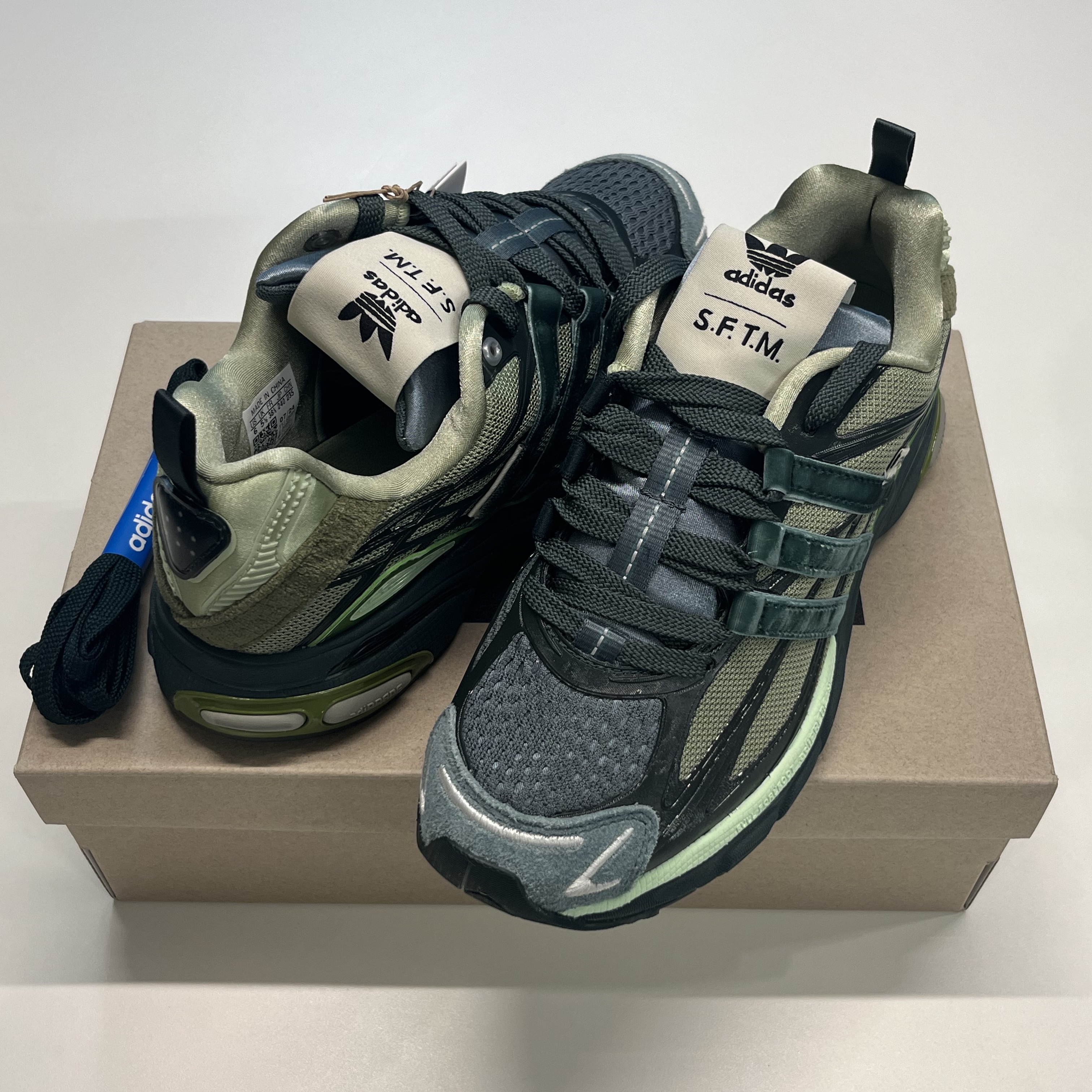 Adidas x Song for the Mute Adistar Cushion Shadow Green College Green 착용 스타일