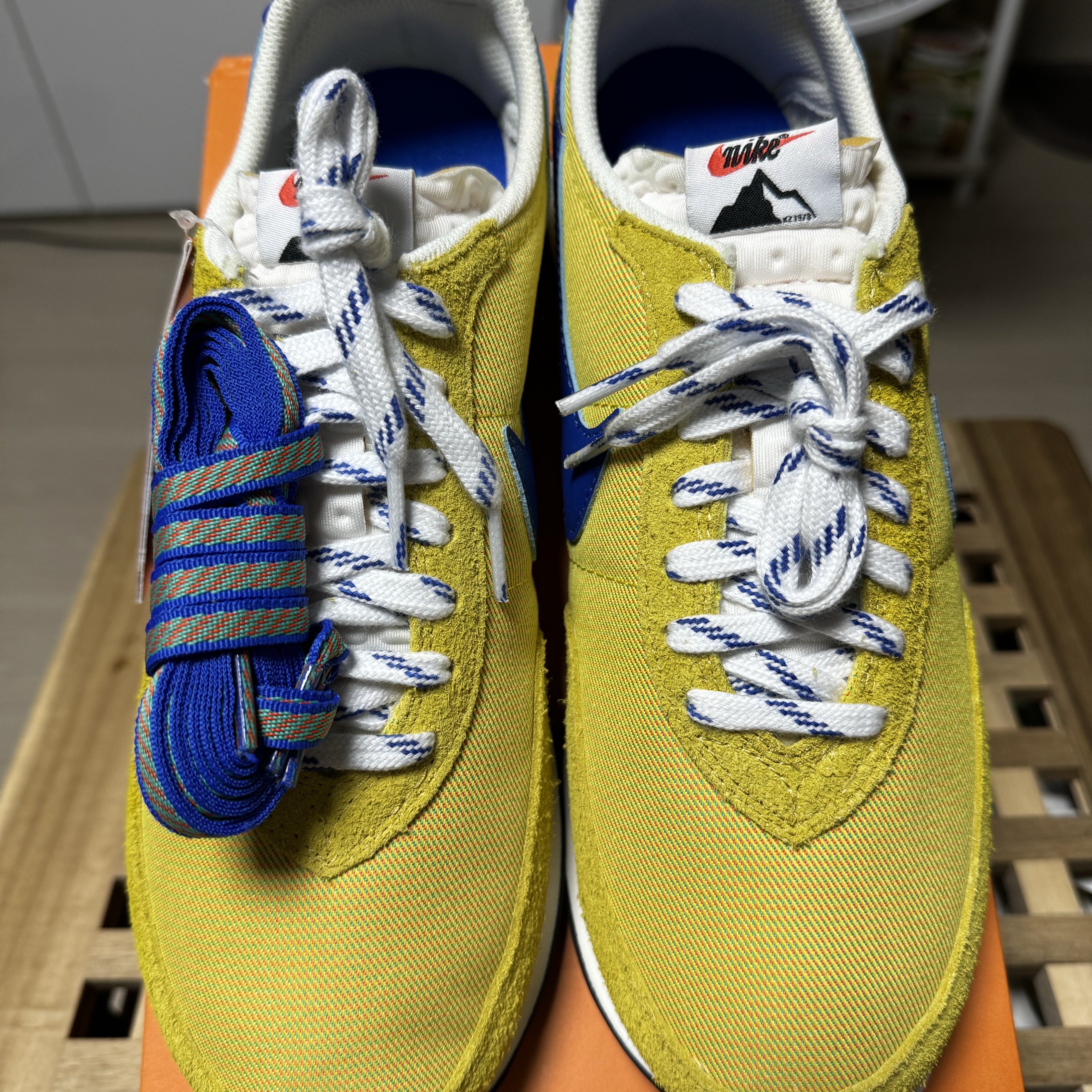 Nike Waffle Trainer 2 SD Yellow Strike 착용 스타일 - 4