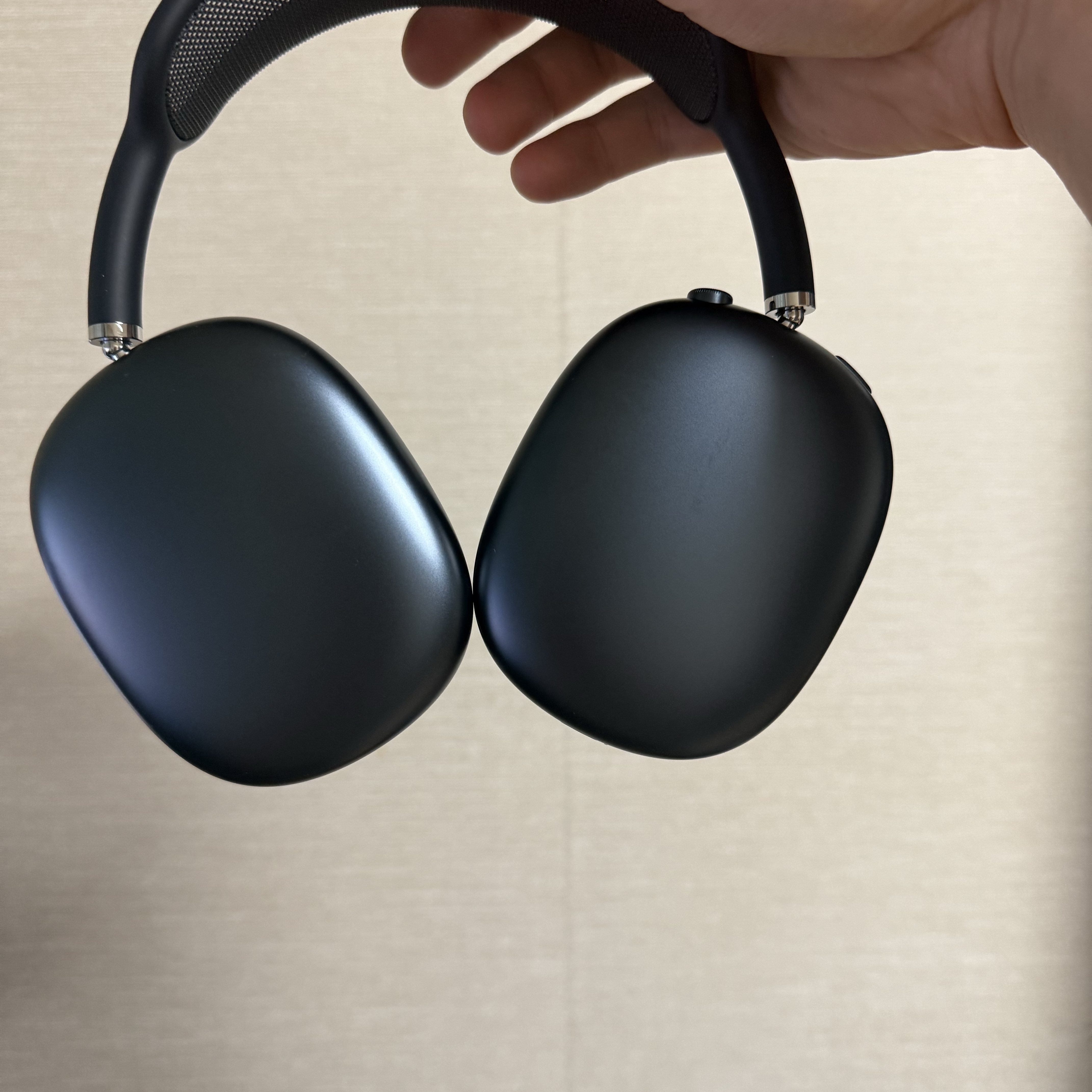 Apple AirPods Max USB C Midnight (Korean Ver.) 착용 스타일 - 2