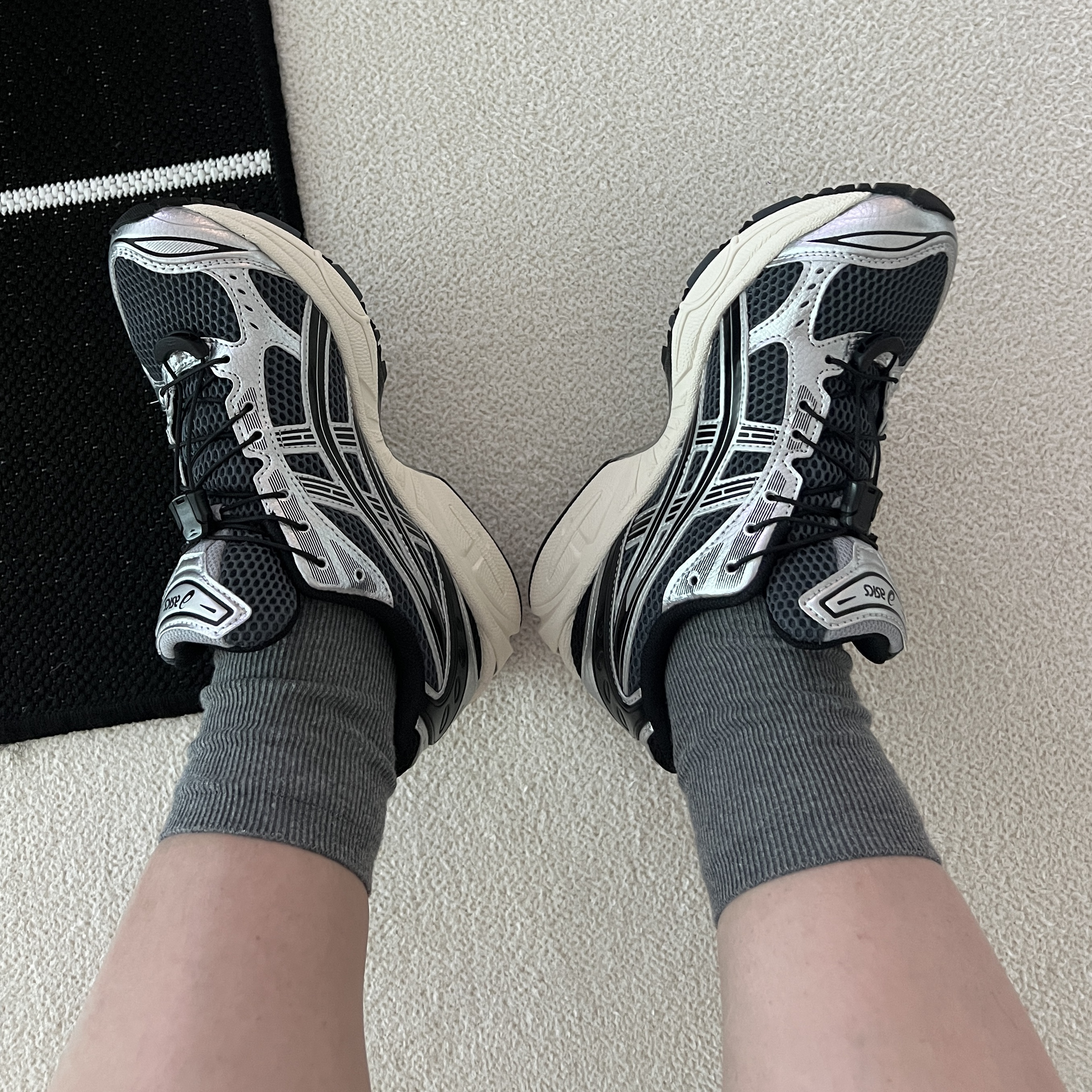 Asics Unlimited Gel-Kayano 14 Carrier Grey Black 착용 스타일 - 2