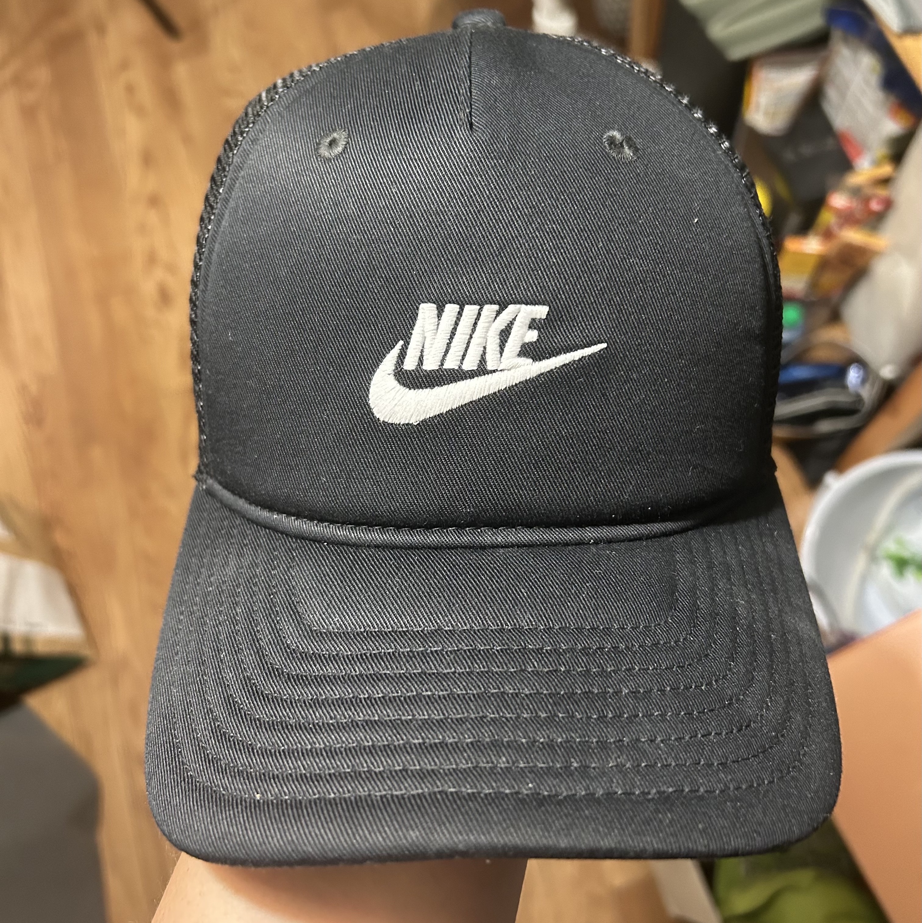 Nike Rise Structured Trucker Cap Black 착용 스타일