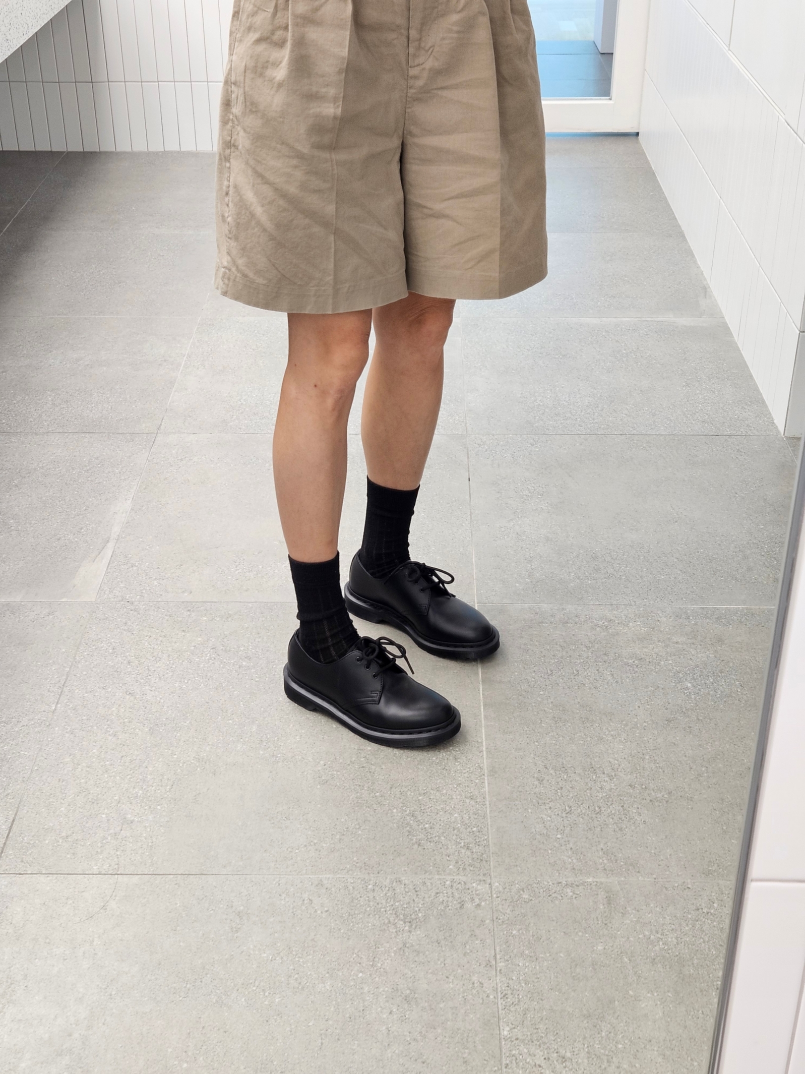 Dr. Martens 1461 Mono Smooth Black 착용 스타일