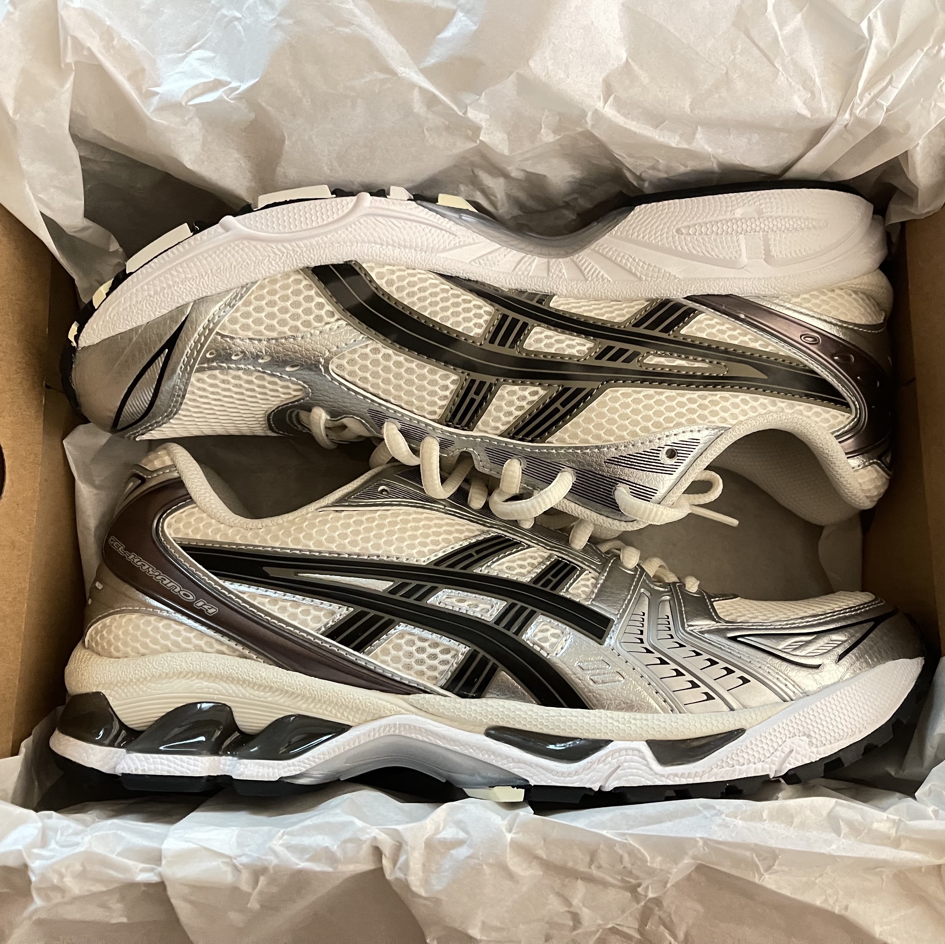 Asics Gel-Kayano 14 Cream Black 착용 스타일 - 1
