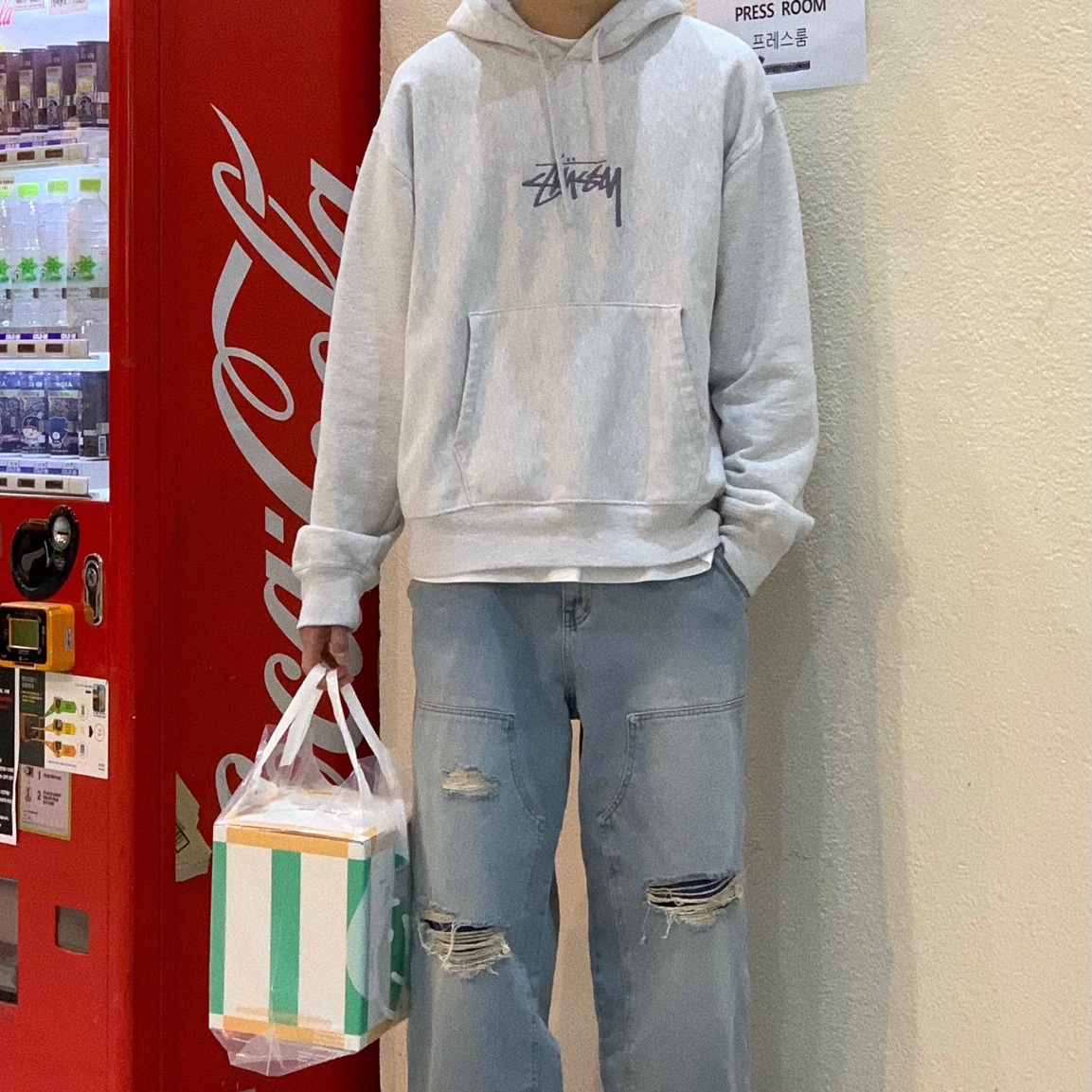 Stussy Stock Logo Applique Hoodie Ash Heather Silver 착용 스타일 - 1