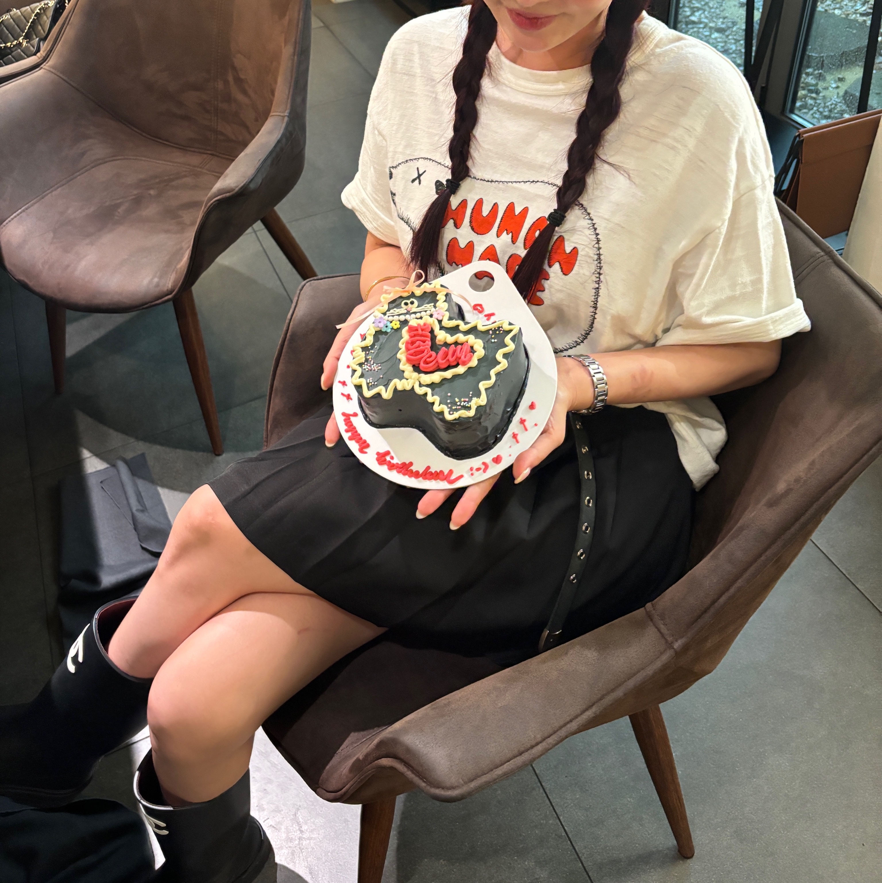 Human Made x Kaws #7 T-Shirt White, Cartier Ballon Bleu de Watch 33mm Automatic Steel 착용 스타일 - 3