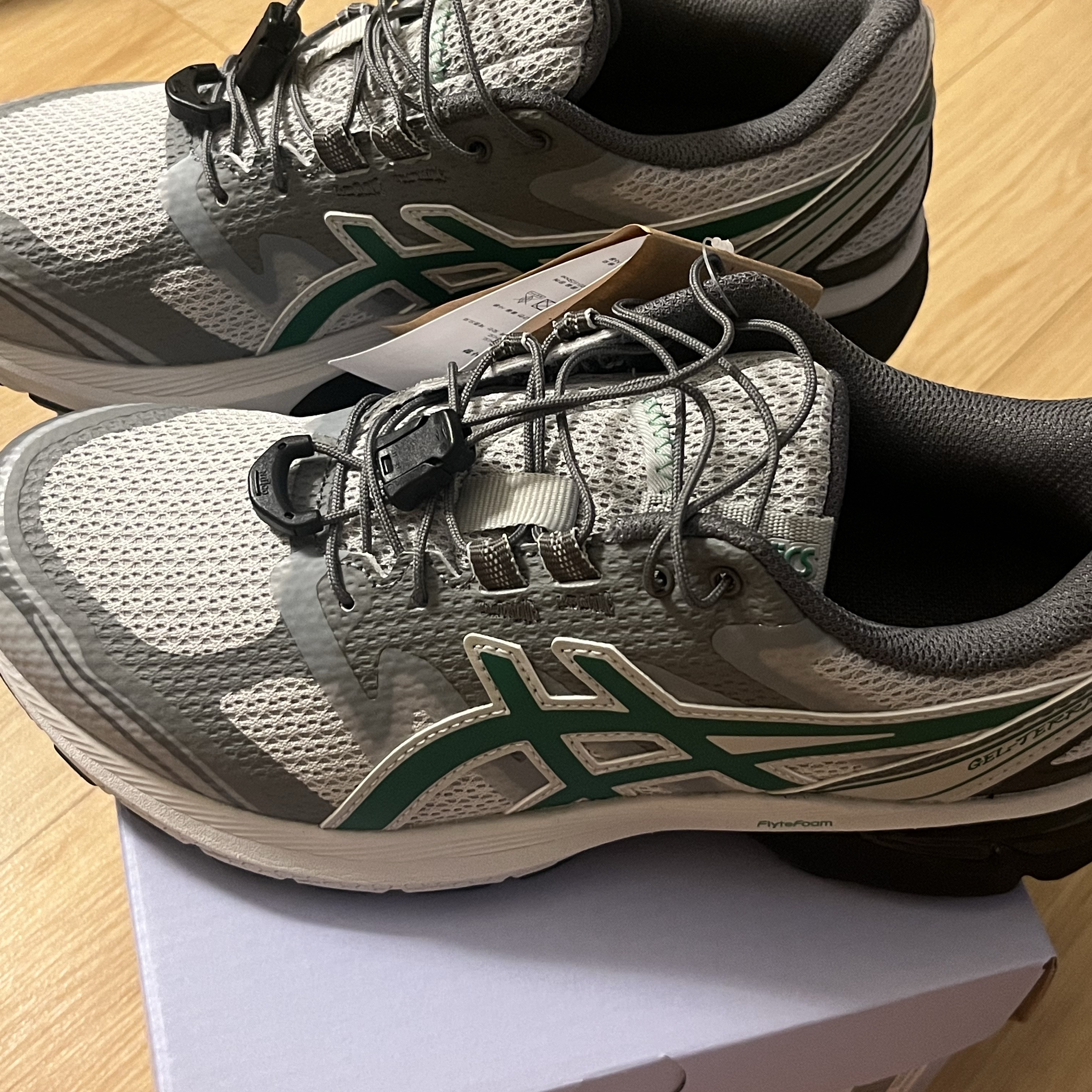 Asics x Sansan Gear Gel-Terrain Grey Violet Jolly Green 착용 스타일 - 1