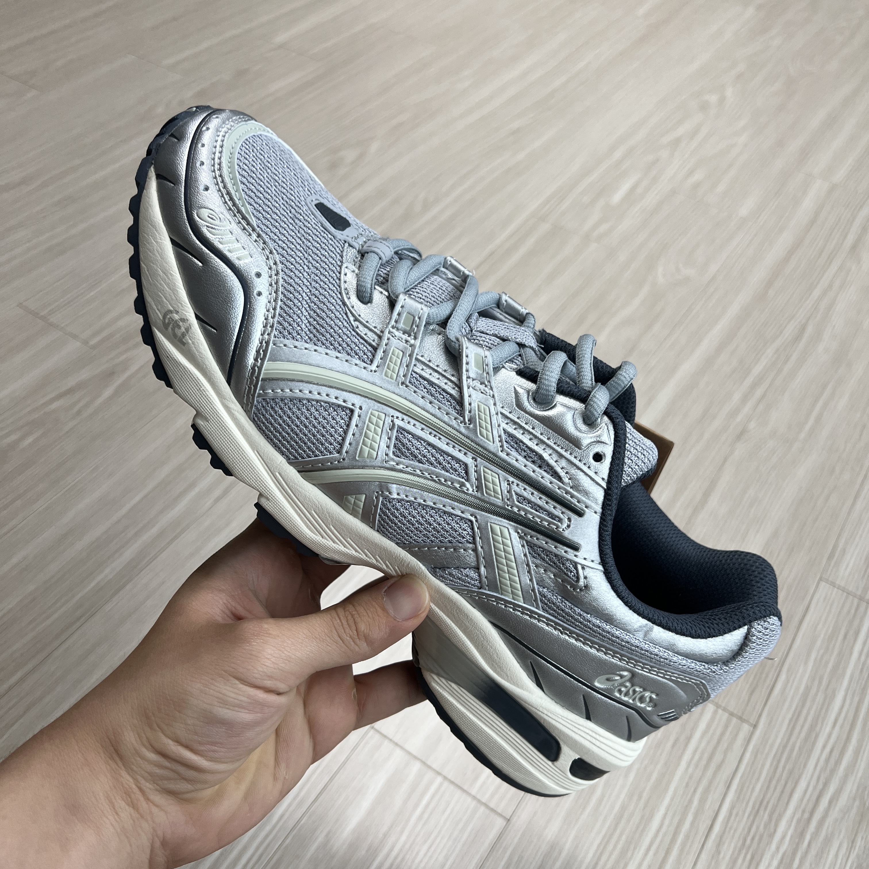 Asics Gel-1090 Piedmont Grey 착용 스타일