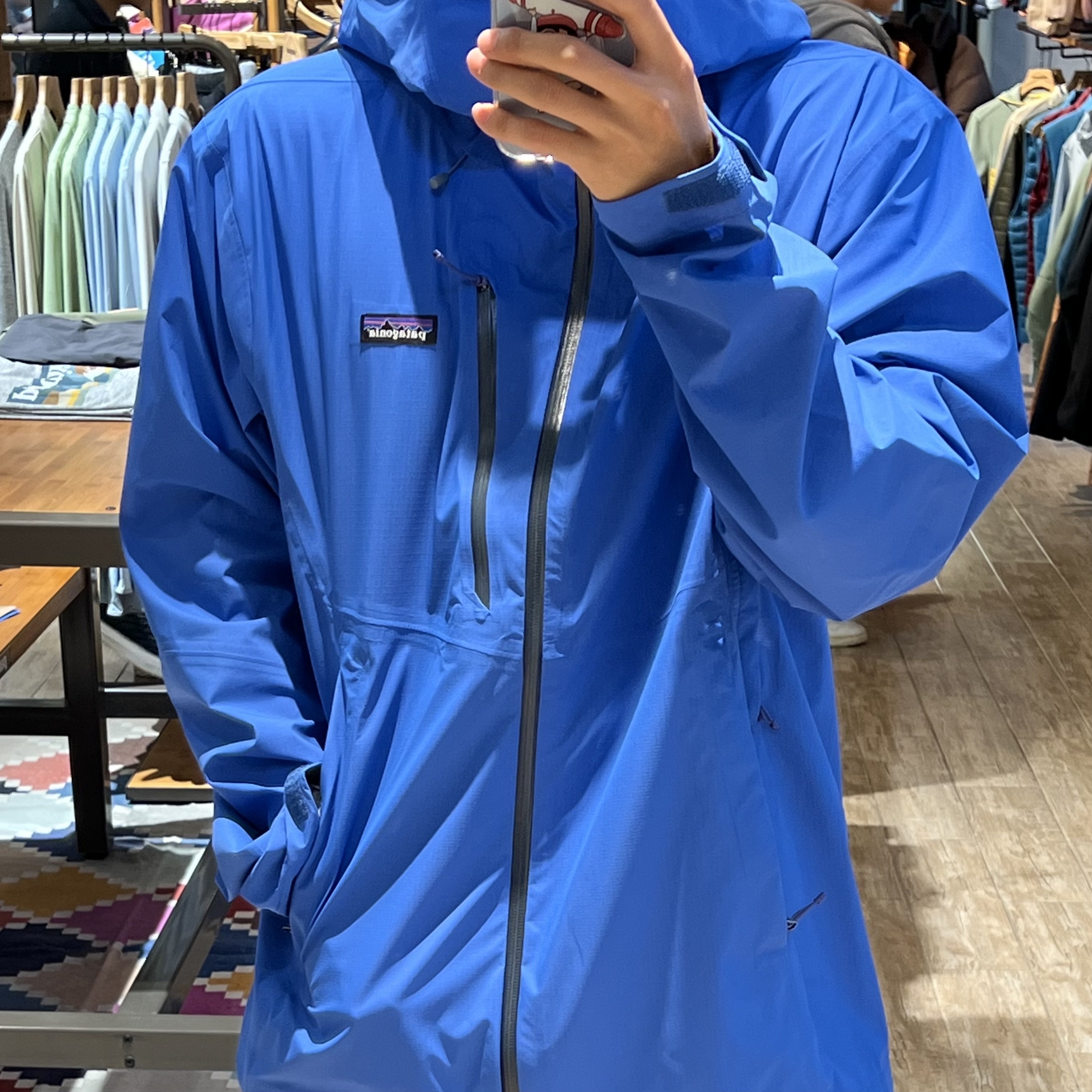 Patagonia Torrentshell 3L Jacket Black 착용 스타일 - 2