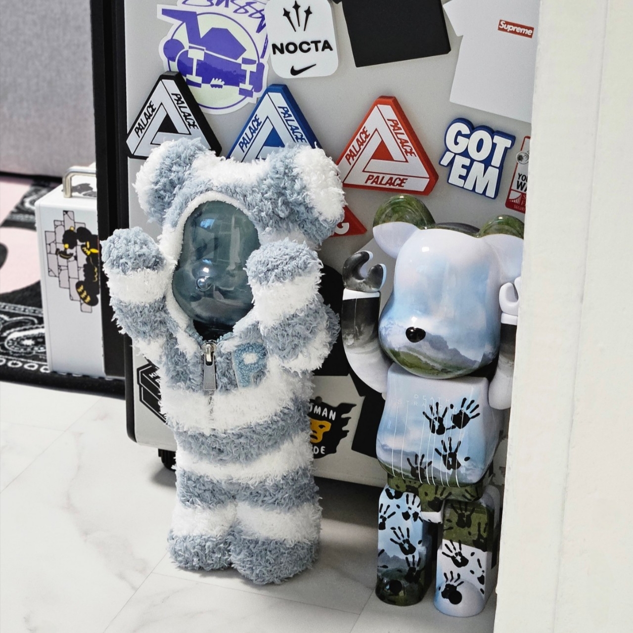 PlayStation 5 Death Stranding Director's Cut, Bearbrick Death Stranding 100% & 400% Set 착용 스타일 - 5