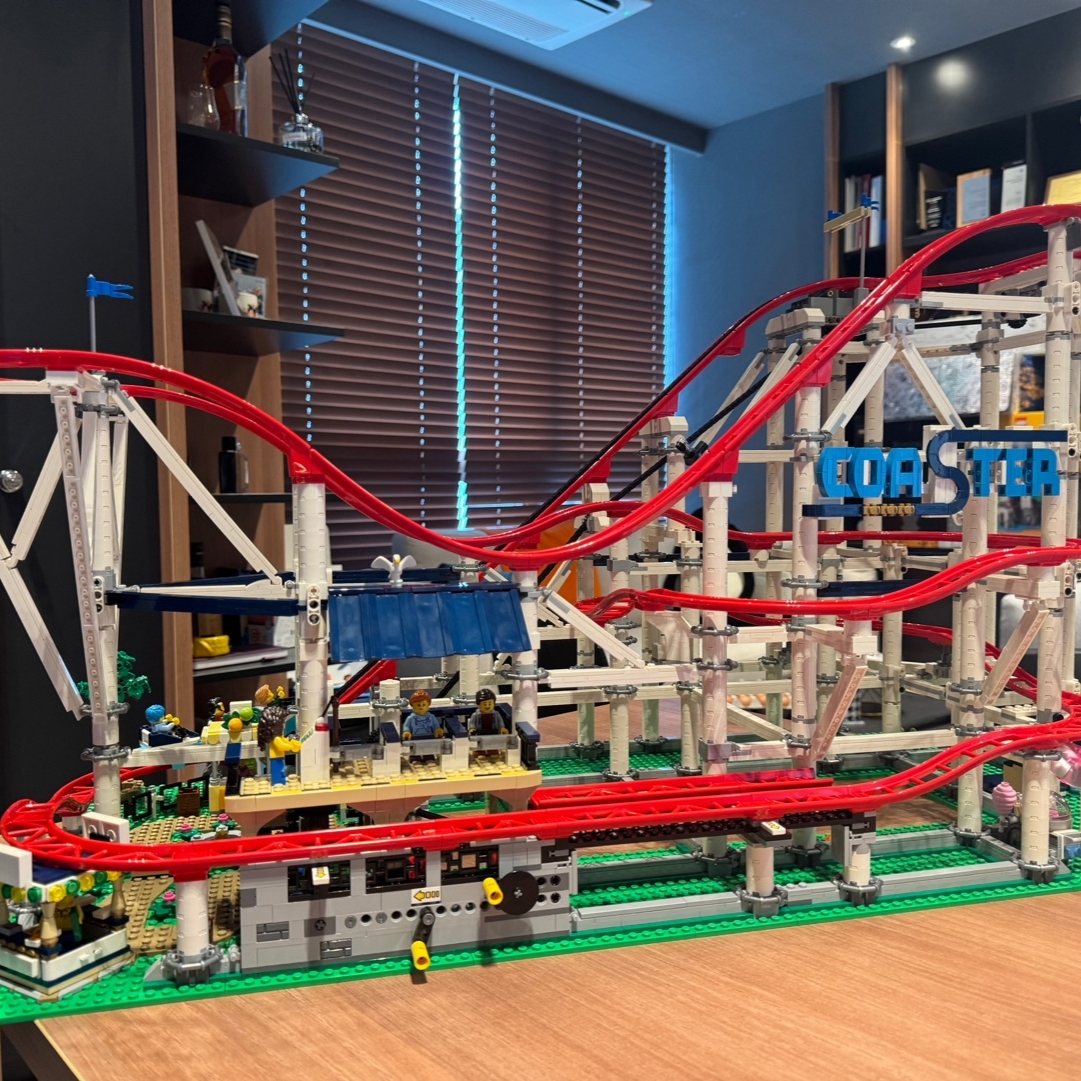 Lego Roller Coaster 착용 스타일