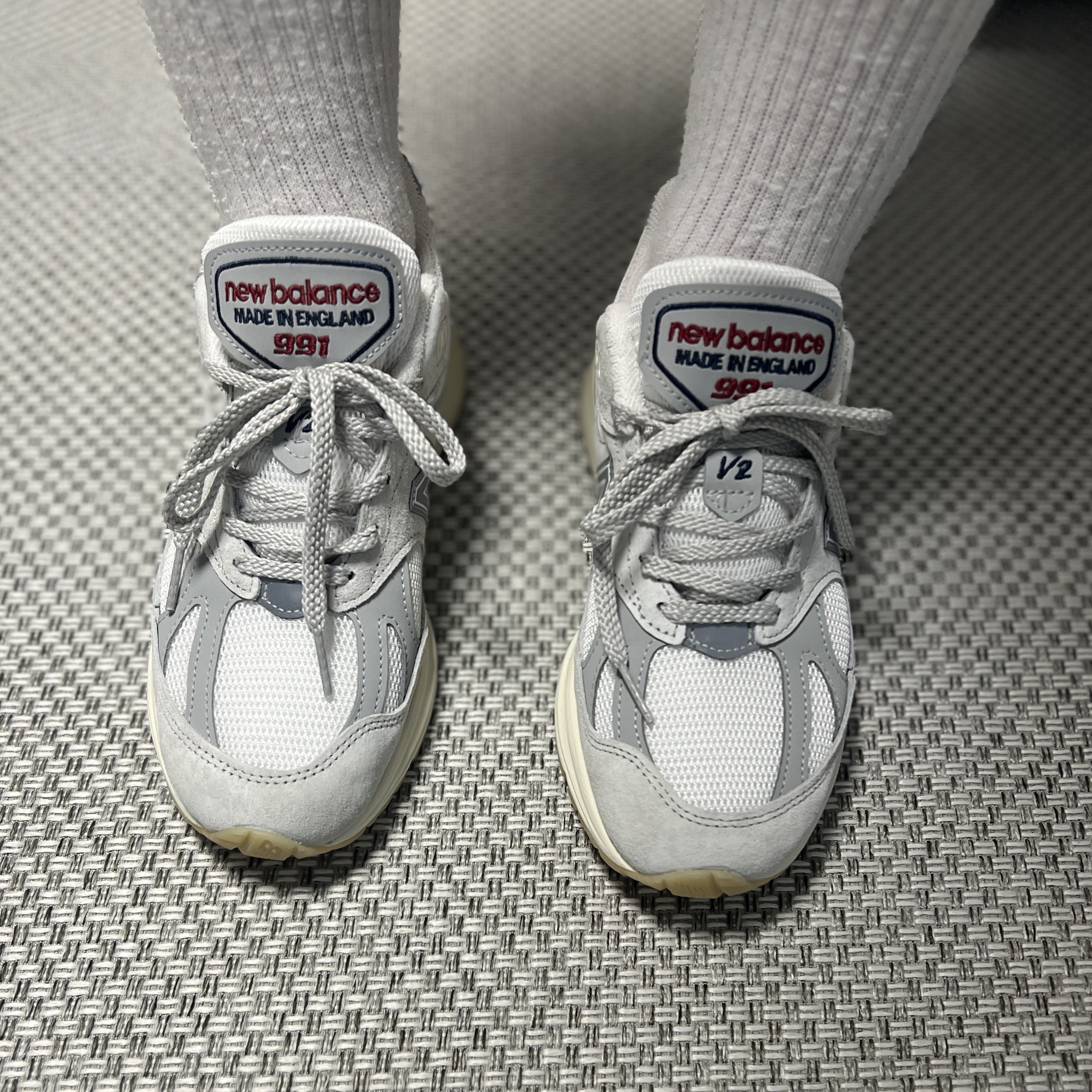 New Balance 991v2 Made in UK Off White Blanc De Blanc 착용 스타일 - 2