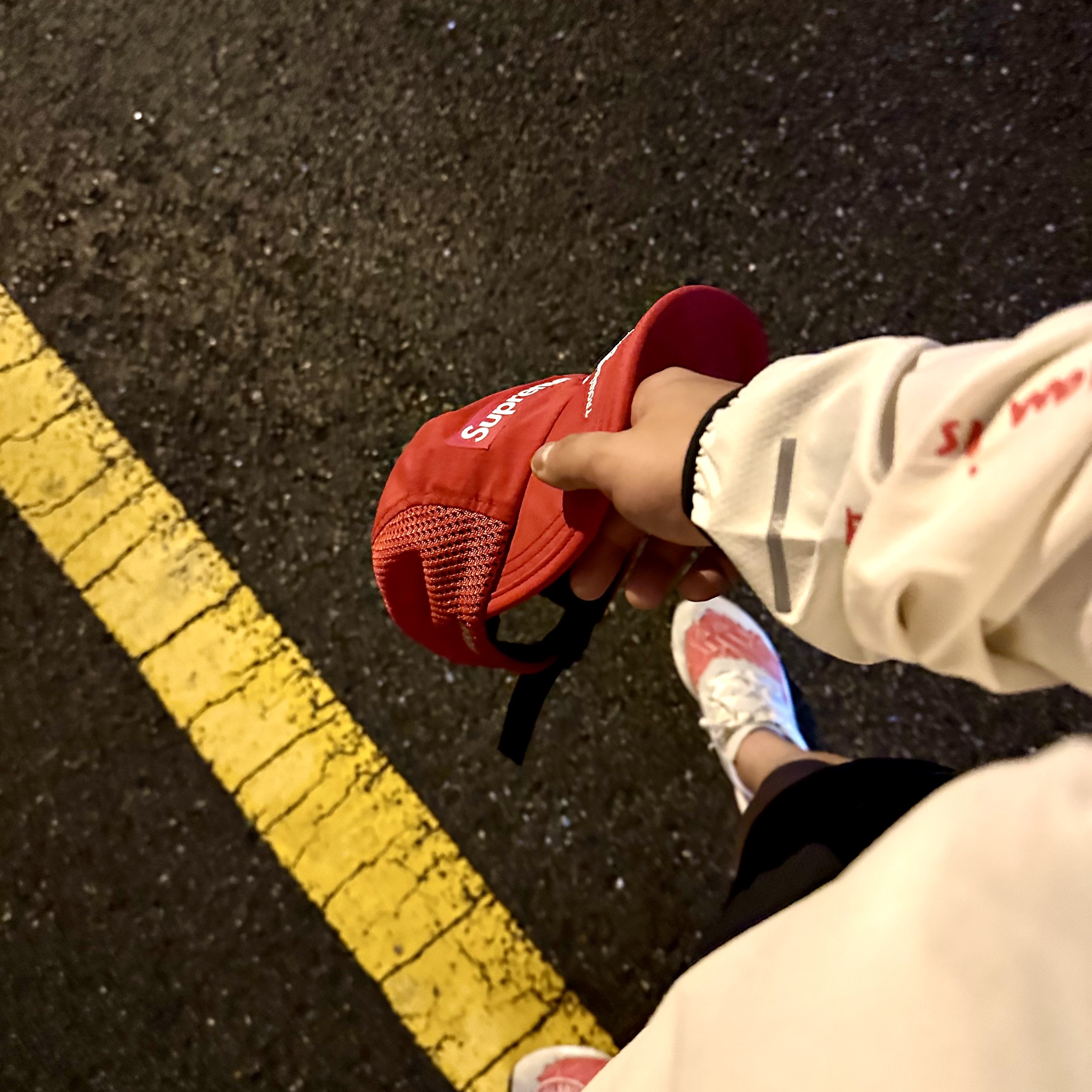 Nike Dri-Fit Kipchoge Windrunner Coconut Milk Black Chile Red - Asia, Supreme Mesh Side Panel Camp Cap Red - 24SS 착용 스타일