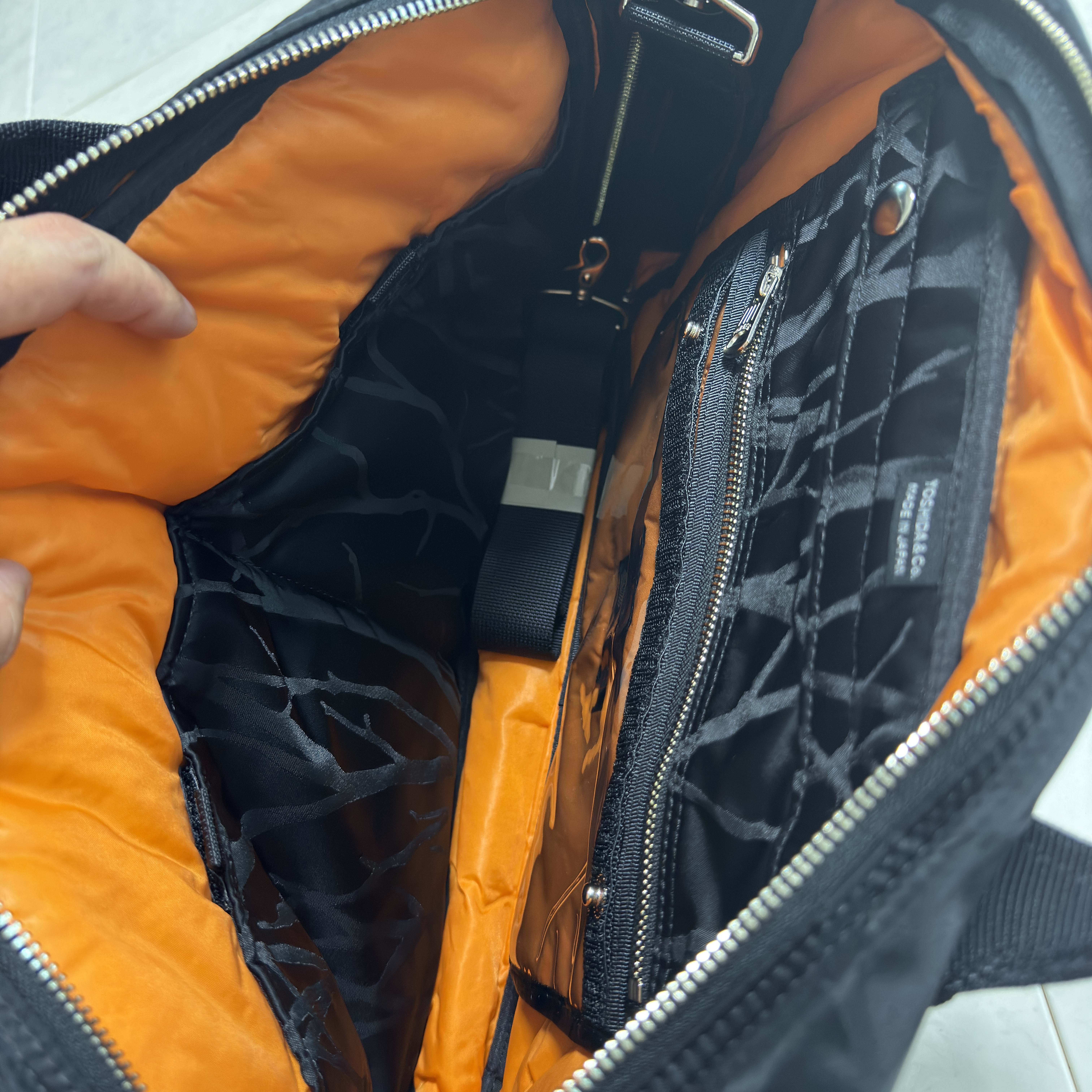Porter x Palace Large Bag Black - 24FW 착용 스타일 - 3