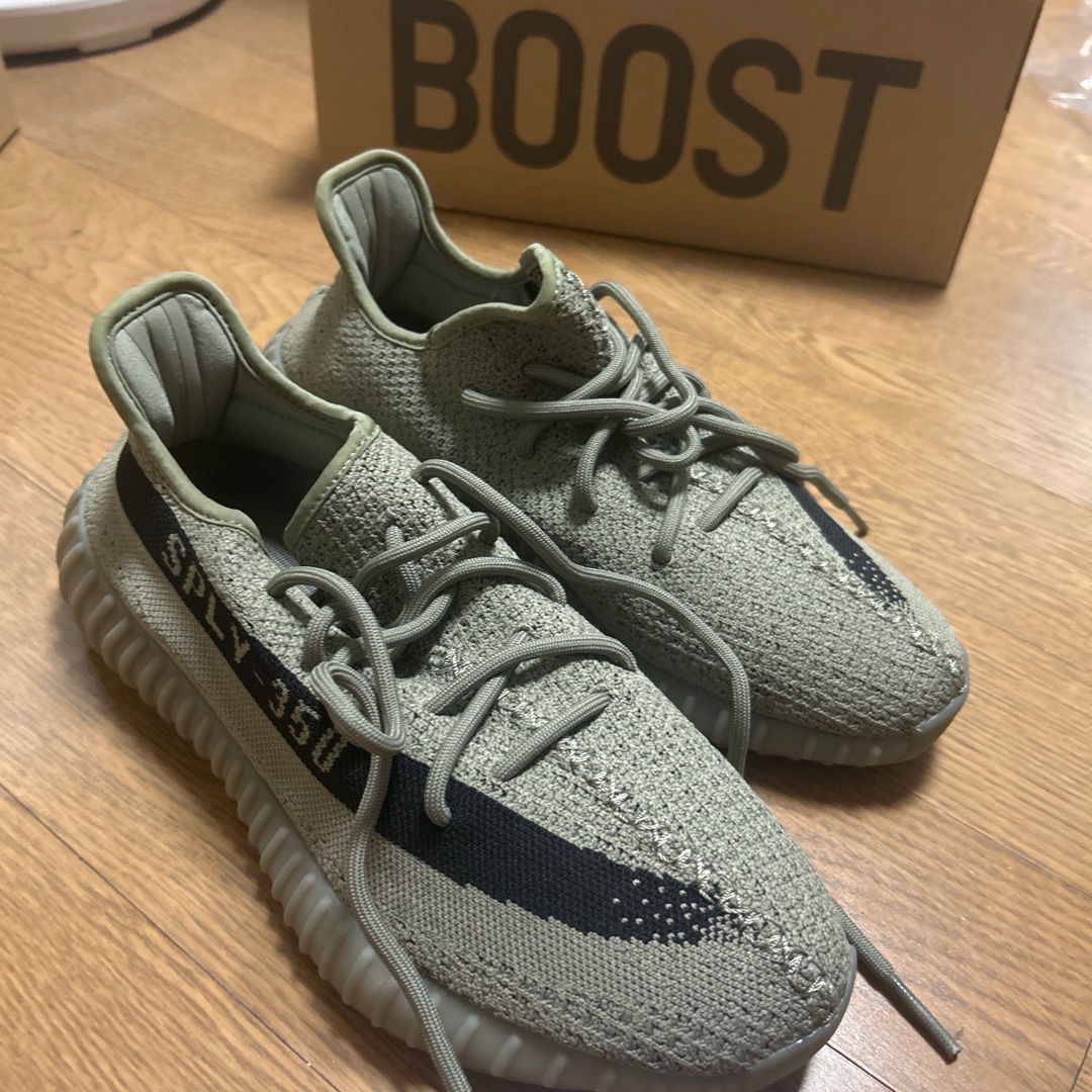 Adidas Yeezy Boost 350 V2 Granite Core Black 착용 스타일