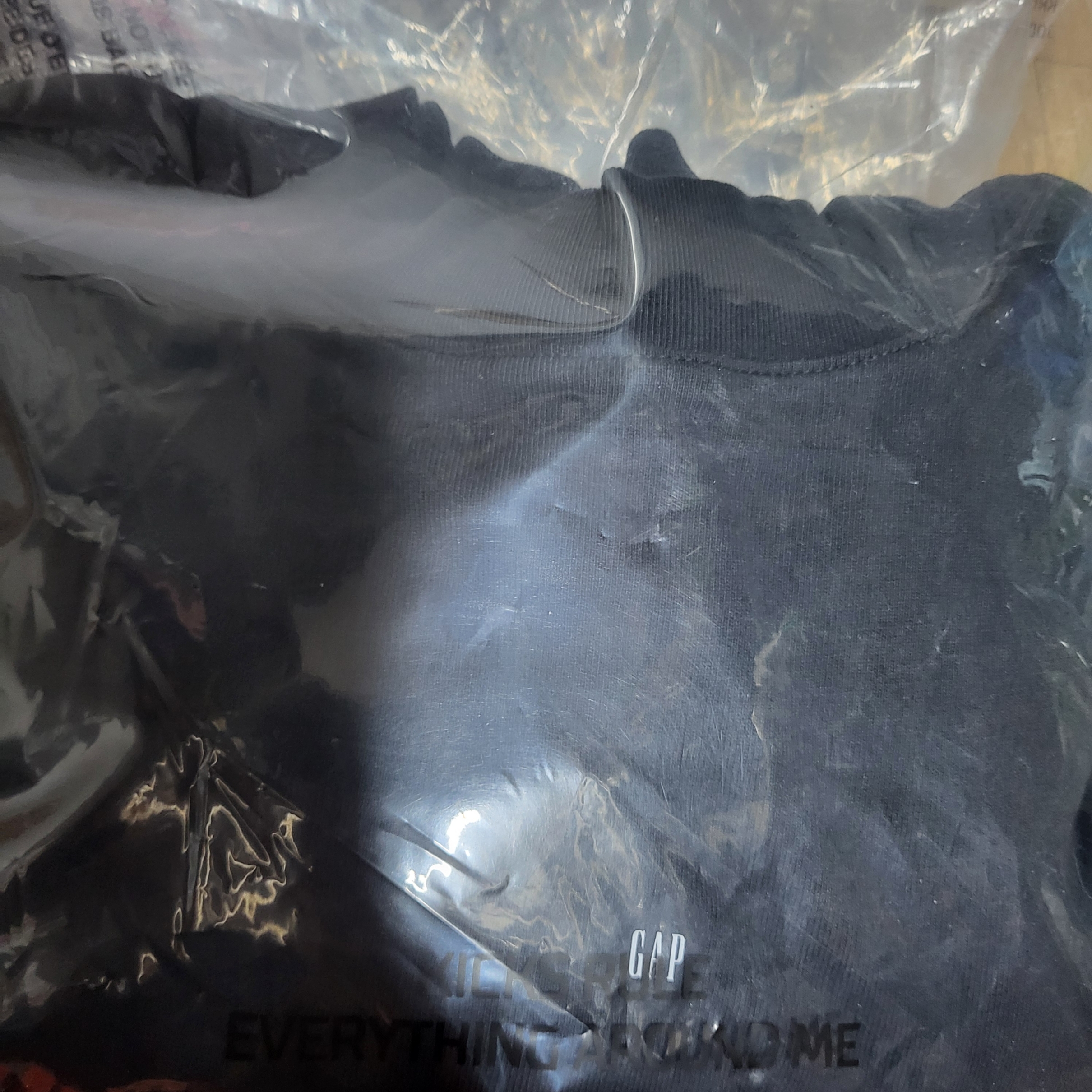 Yeezy Gap Engineered By Balenciaga Logo Long Sleeve T-Shirt Black 착용 스타일