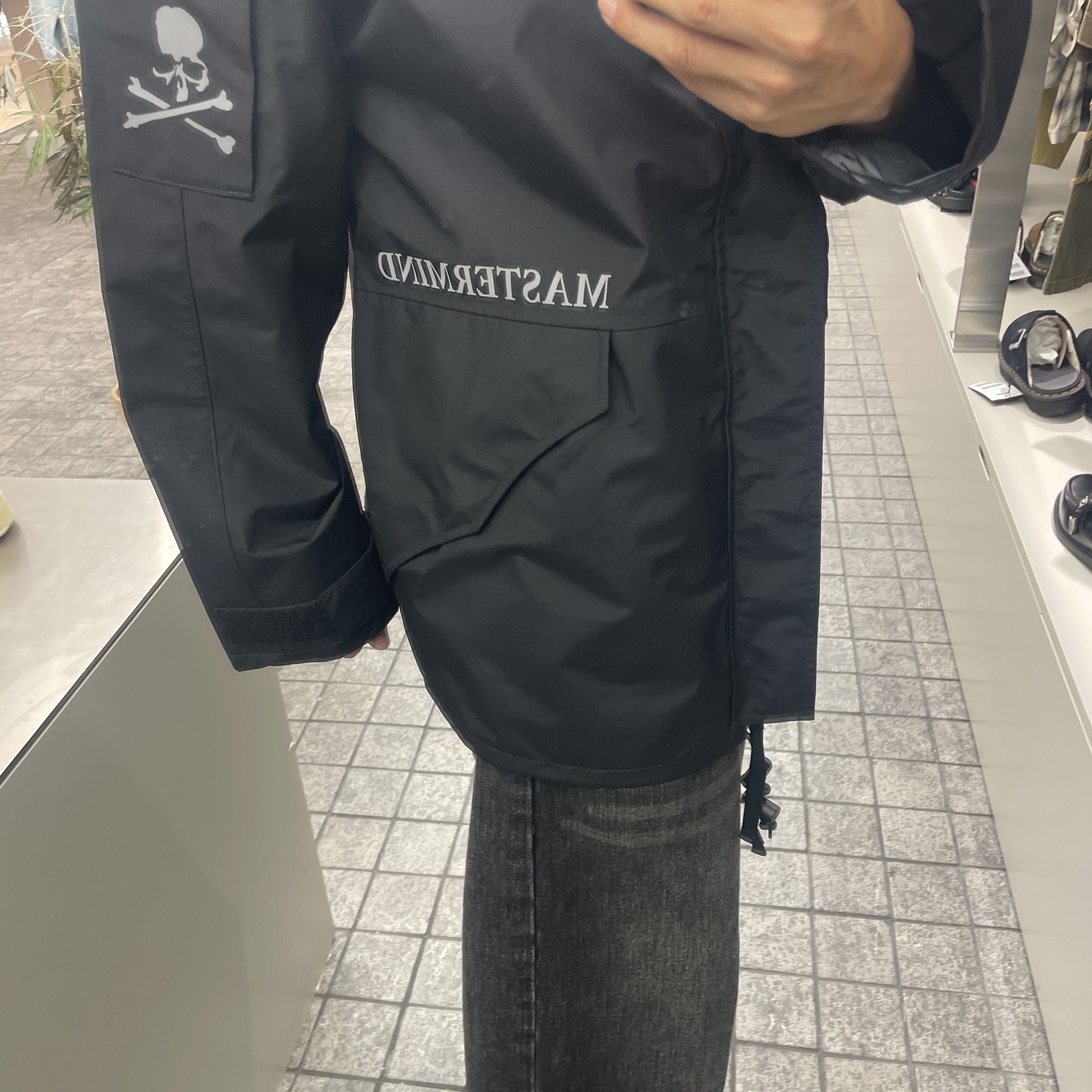 Mastermind World x Alpha Industries ECWCS Gen1 Black - 24FW 착용 스타일 - 3