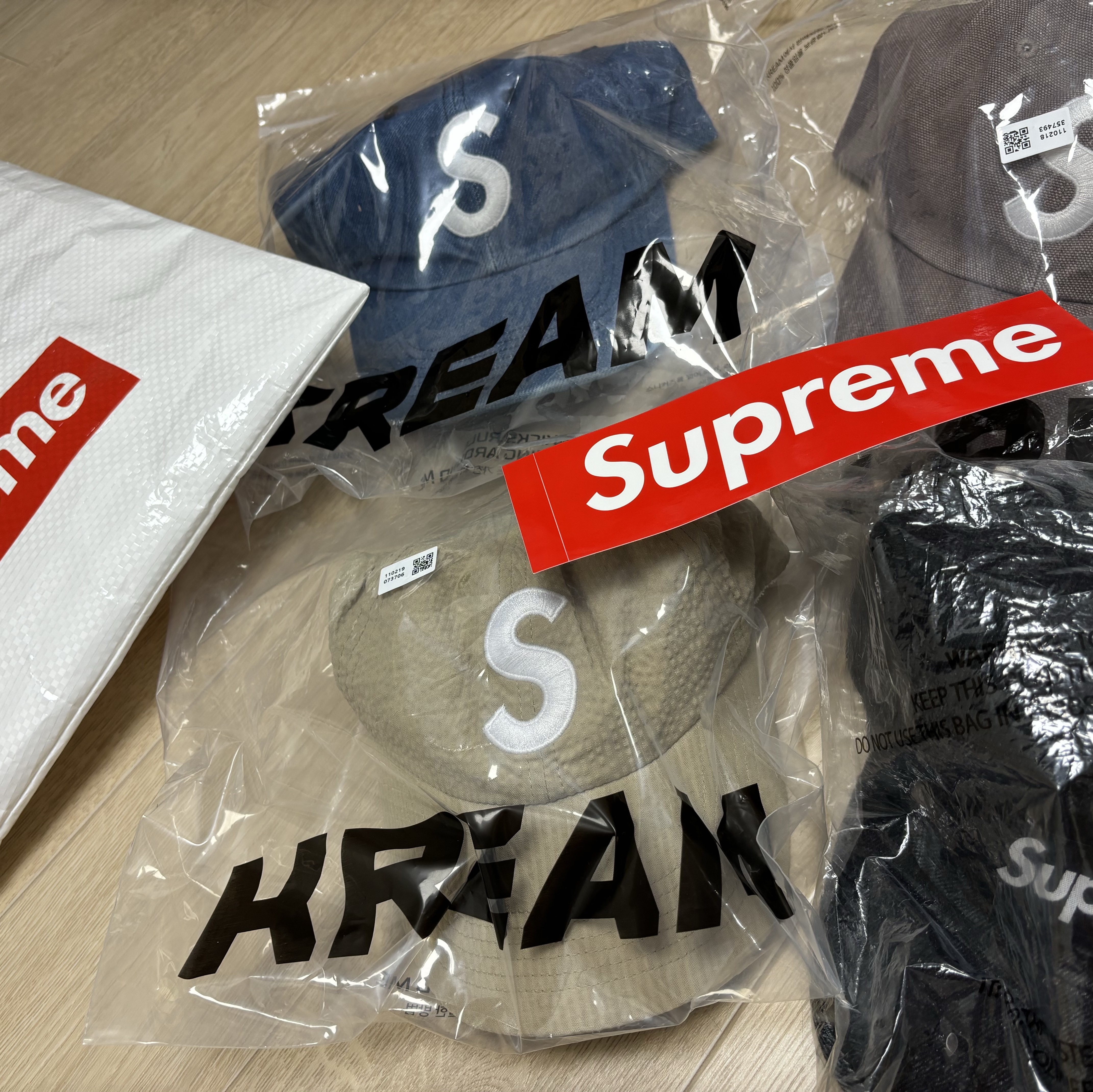 Supreme Pigment S Logo 6-Panel Denim - 24FW 착용 스타일