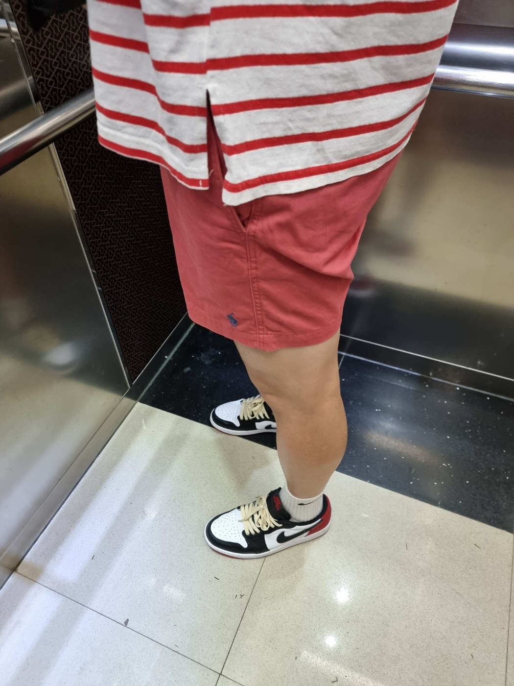 Jordan 1 Retro Low OG Black Toe 착용 스타일 - 2